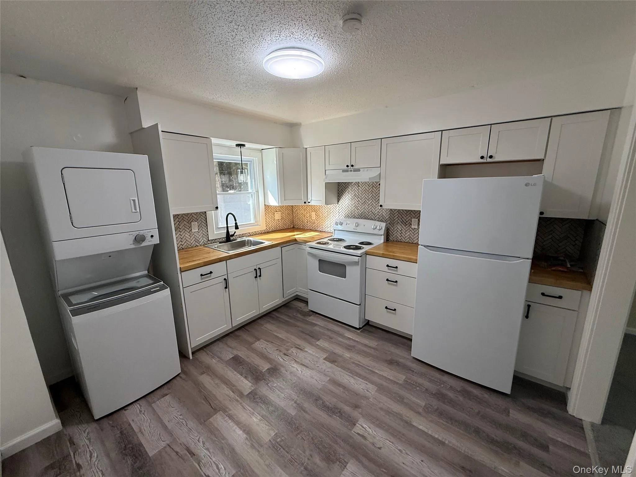 52 Boxbaum Road, Deerpark, NY, 2 Bedrooms Bedrooms, 5 Rooms Rooms,1 BathroomBathrooms,Residential Lease,For Rent,Boxbaum,0,1021615 52 Boxbaum Road, Deerpark, NY, 2 Bedrooms Bedrooms, 5 Rooms Rooms,1 BathroomBathrooms,Residential Lease,For Rent,Boxbaum,0,1021615