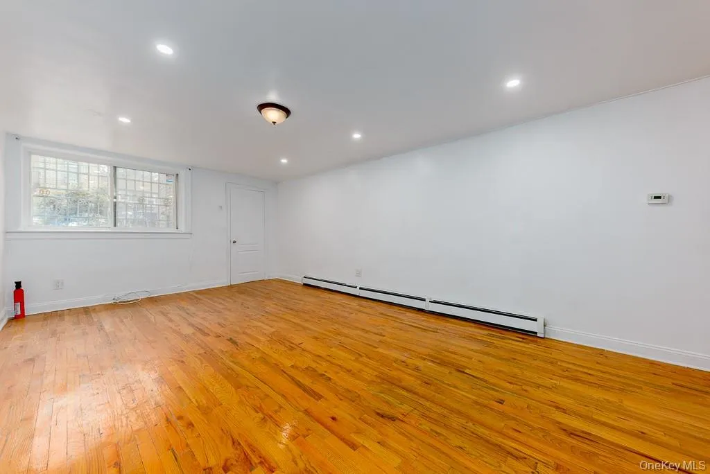 657 96, New York, NY, 2 Bedrooms Bedrooms, 4 Rooms Rooms,1 BathroomBathrooms,Residential Lease,For Rent,96,0,1021616 657 96, New York, NY, 2 Bedrooms Bedrooms, 4 Rooms Rooms,1 BathroomBathrooms,Residential Lease,For Rent,96,0,1021616