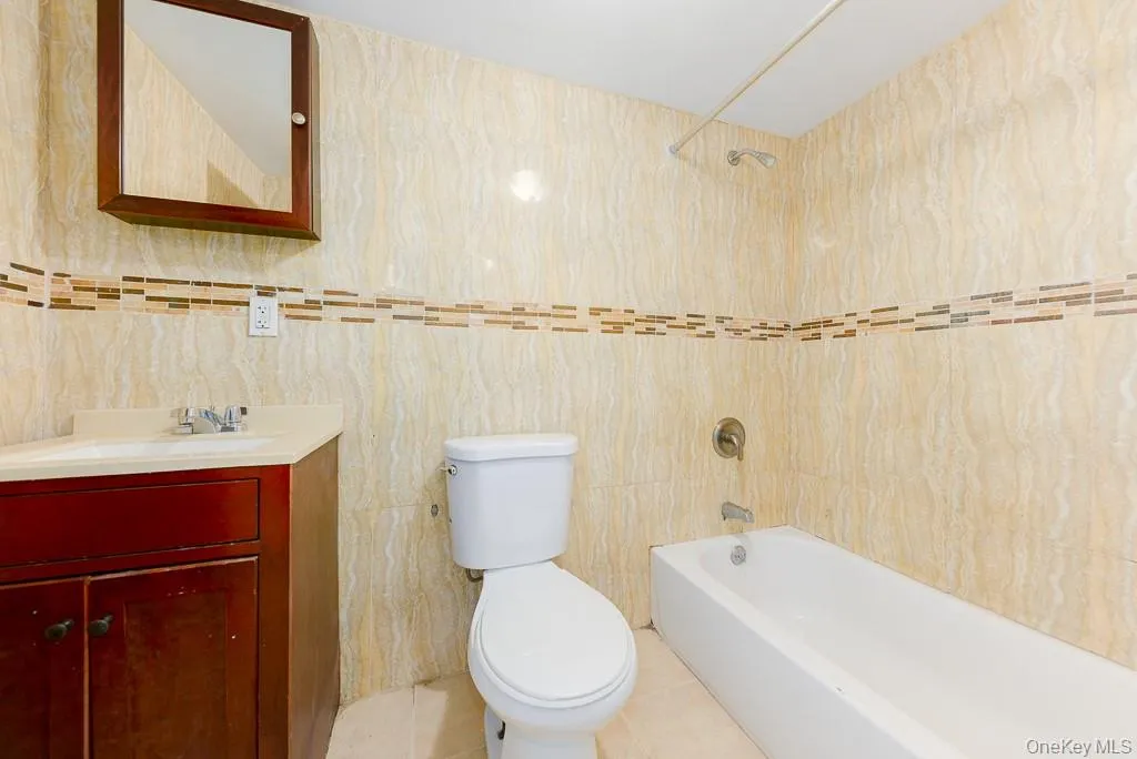 657 96, New York, NY, 2 Bedrooms Bedrooms, 4 Rooms Rooms,1 BathroomBathrooms,Residential Lease,For Rent,96,0,1021616 657 96, New York, NY, 2 Bedrooms Bedrooms, 4 Rooms Rooms,1 BathroomBathrooms,Residential Lease,For Rent,96,0,1021616