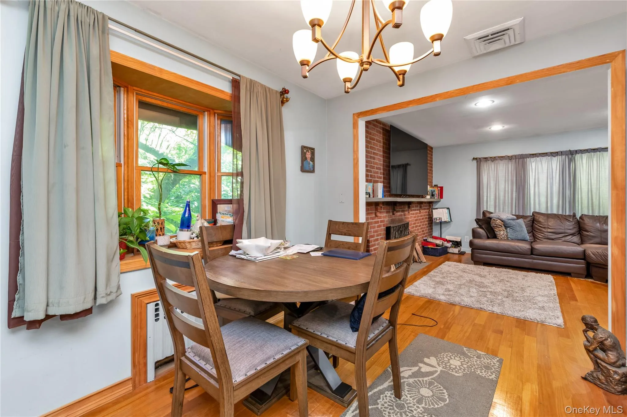 21 Laurel Avenue, Oyster Bay, NY, 3 Bedrooms Bedrooms, 5 Rooms Rooms,2 BathroomsBathrooms,Residential,For Rent,Laurel,0,1021621 21 Laurel Avenue, Oyster Bay, NY, 3 Bedrooms Bedrooms, 5 Rooms Rooms,2 BathroomsBathrooms,Residential,For Rent,Laurel,0,1021621