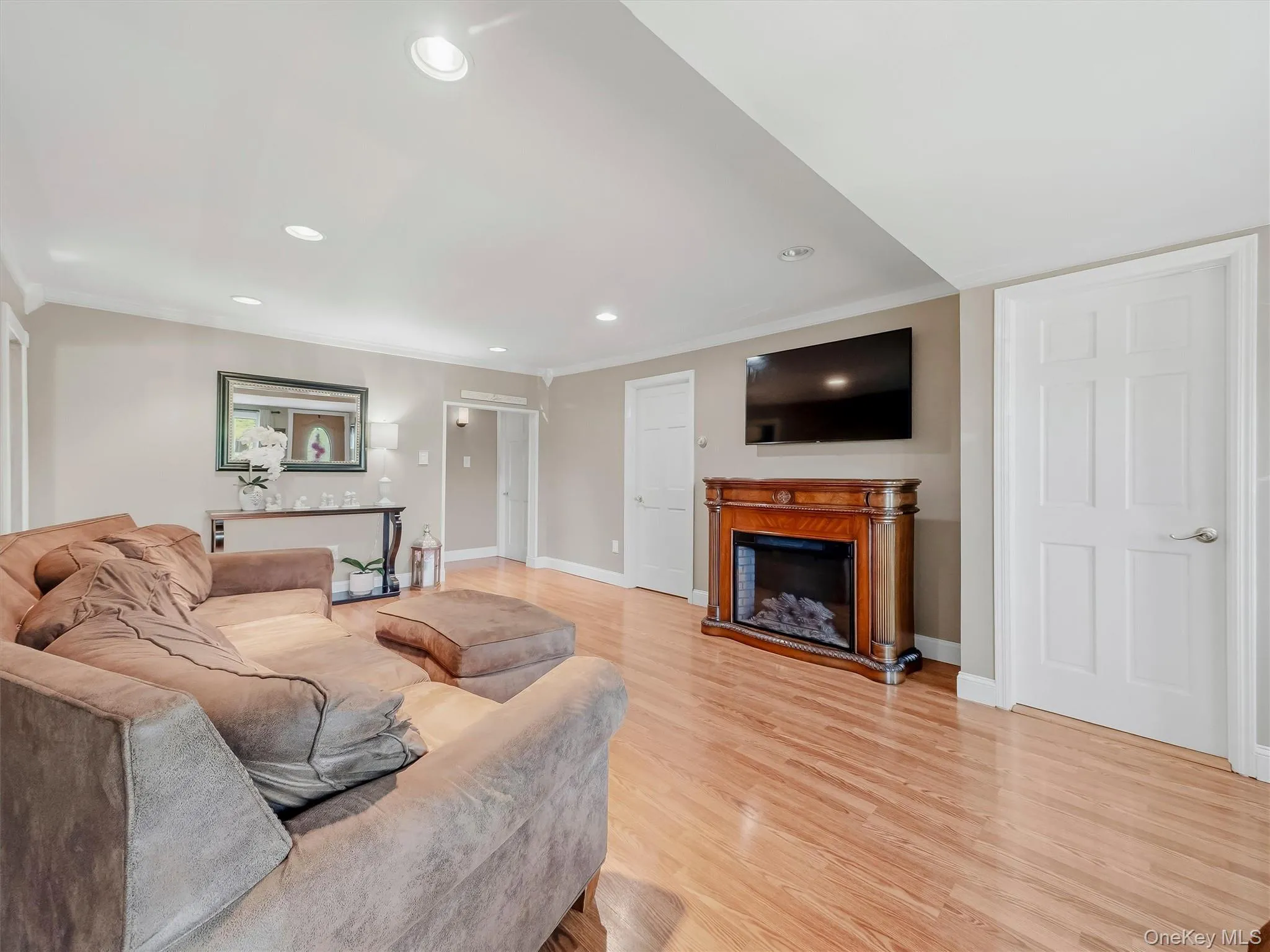 126 Harrison Avenue, Clarkstown, NY, 3 Bedrooms Bedrooms, 7 Rooms Rooms,1 BathroomBathrooms,Residential,For Rent,Harrison,0,1021636 126 Harrison Avenue, Clarkstown, NY, 3 Bedrooms Bedrooms, 7 Rooms Rooms,1 BathroomBathrooms,Residential,For Rent,Harrison,0,1021636
