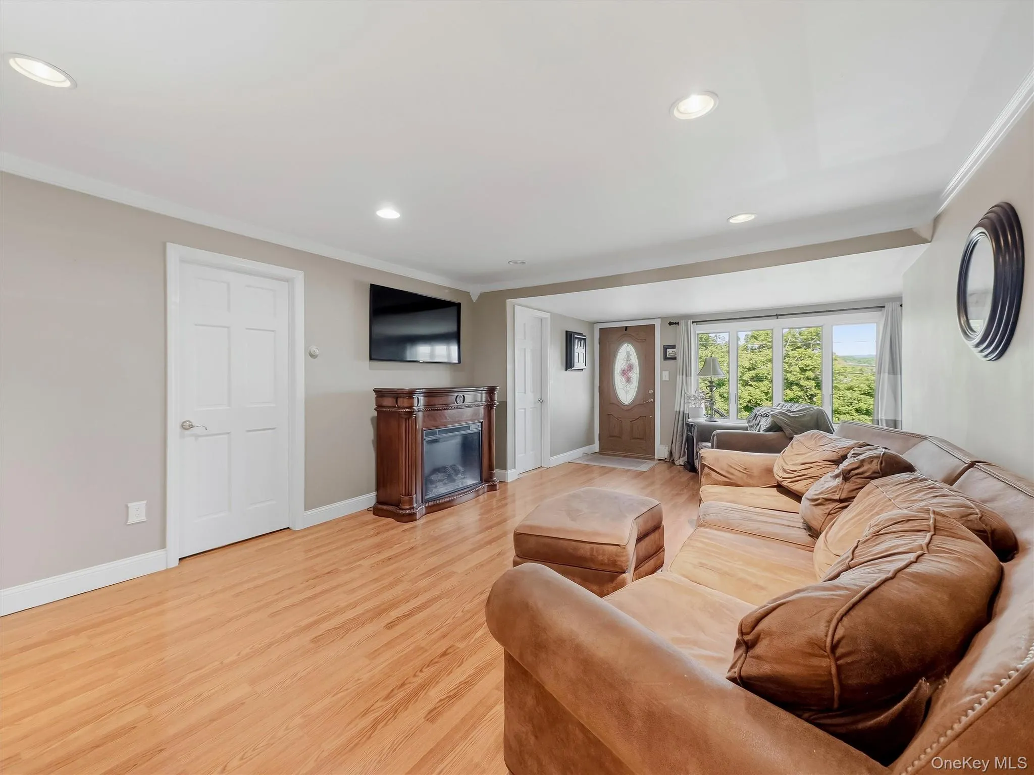 126 Harrison Avenue, Clarkstown, NY, 3 Bedrooms Bedrooms, 7 Rooms Rooms,1 BathroomBathrooms,Residential,For Rent,Harrison,0,1021636 126 Harrison Avenue, Clarkstown, NY, 3 Bedrooms Bedrooms, 7 Rooms Rooms,1 BathroomBathrooms,Residential,For Rent,Harrison,0,1021636