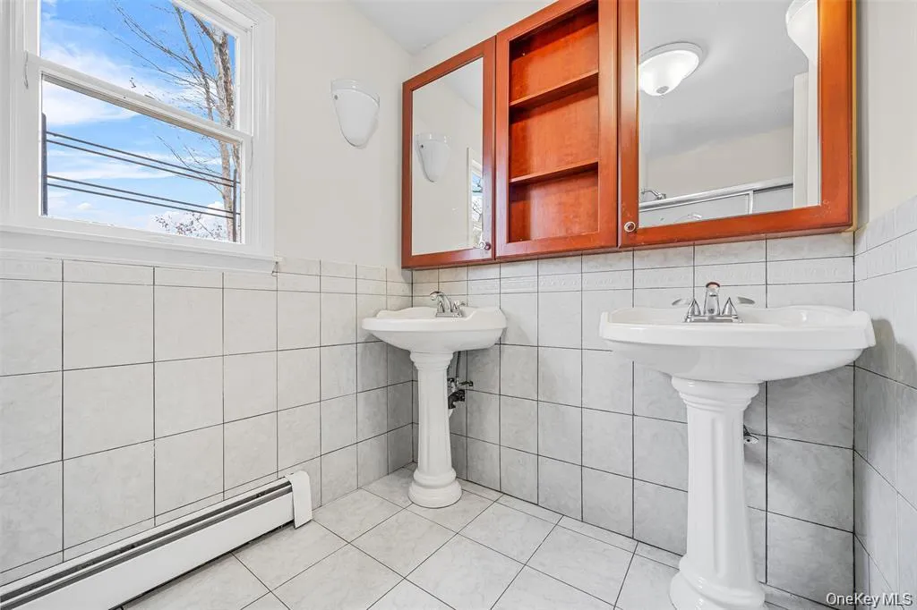 10 Leone Court, Woodbury, NY, 5 Bedrooms Bedrooms, 14 Rooms Rooms,3 BathroomsBathrooms,Residential Lease,For Rent,Leone,0,1021637 10 Leone Court, Woodbury, NY, 5 Bedrooms Bedrooms, 14 Rooms Rooms,3 BathroomsBathrooms,Residential Lease,For Rent,Leone,0,1021637