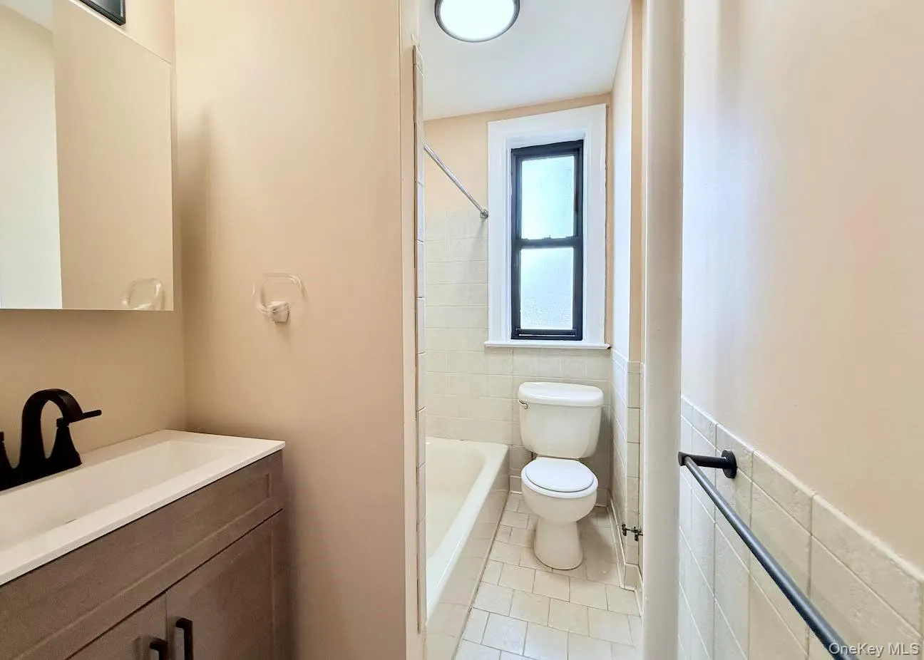 12 Chatsworth Avenue, Mamaroneck, NY, 2 Bedrooms Bedrooms, 4 Rooms Rooms,1 BathroomBathrooms,Residential Lease,For Rent,Chatsworth,0,1021642 12 Chatsworth Avenue, Mamaroneck, NY, 2 Bedrooms Bedrooms, 4 Rooms Rooms,1 BathroomBathrooms,Residential Lease,For Rent,Chatsworth,0,1021642