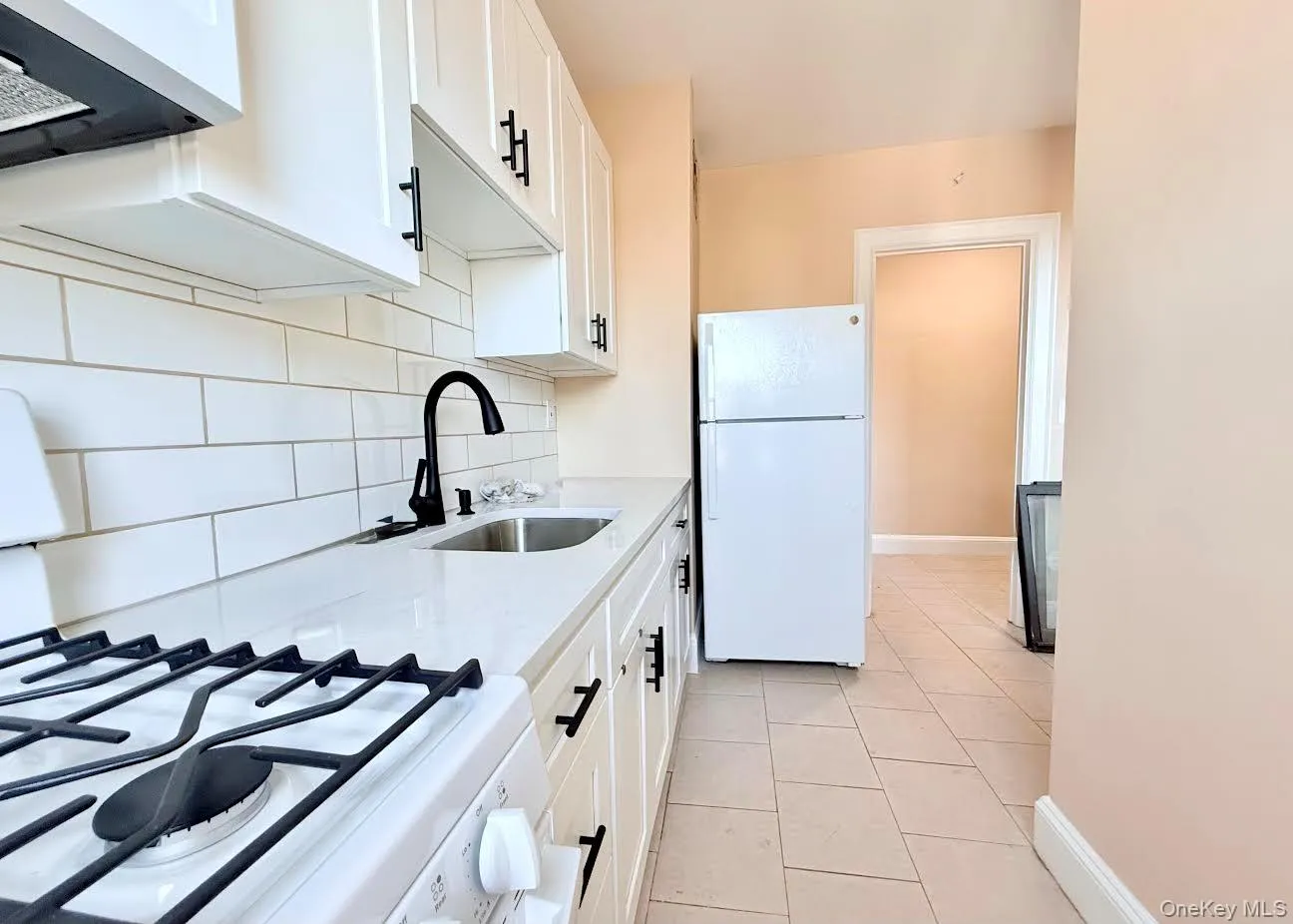 12 Chatsworth Avenue, Mamaroneck, NY, 2 Bedrooms Bedrooms, 4 Rooms Rooms,1 BathroomBathrooms,Residential Lease,For Rent,Chatsworth,0,1021642 12 Chatsworth Avenue, Mamaroneck, NY, 2 Bedrooms Bedrooms, 4 Rooms Rooms,1 BathroomBathrooms,Residential Lease,For Rent,Chatsworth,0,1021642
