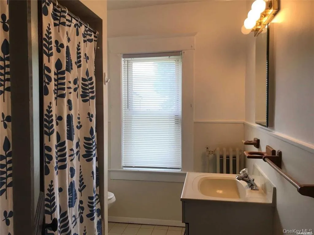 Large Bathroom Large Bathroom