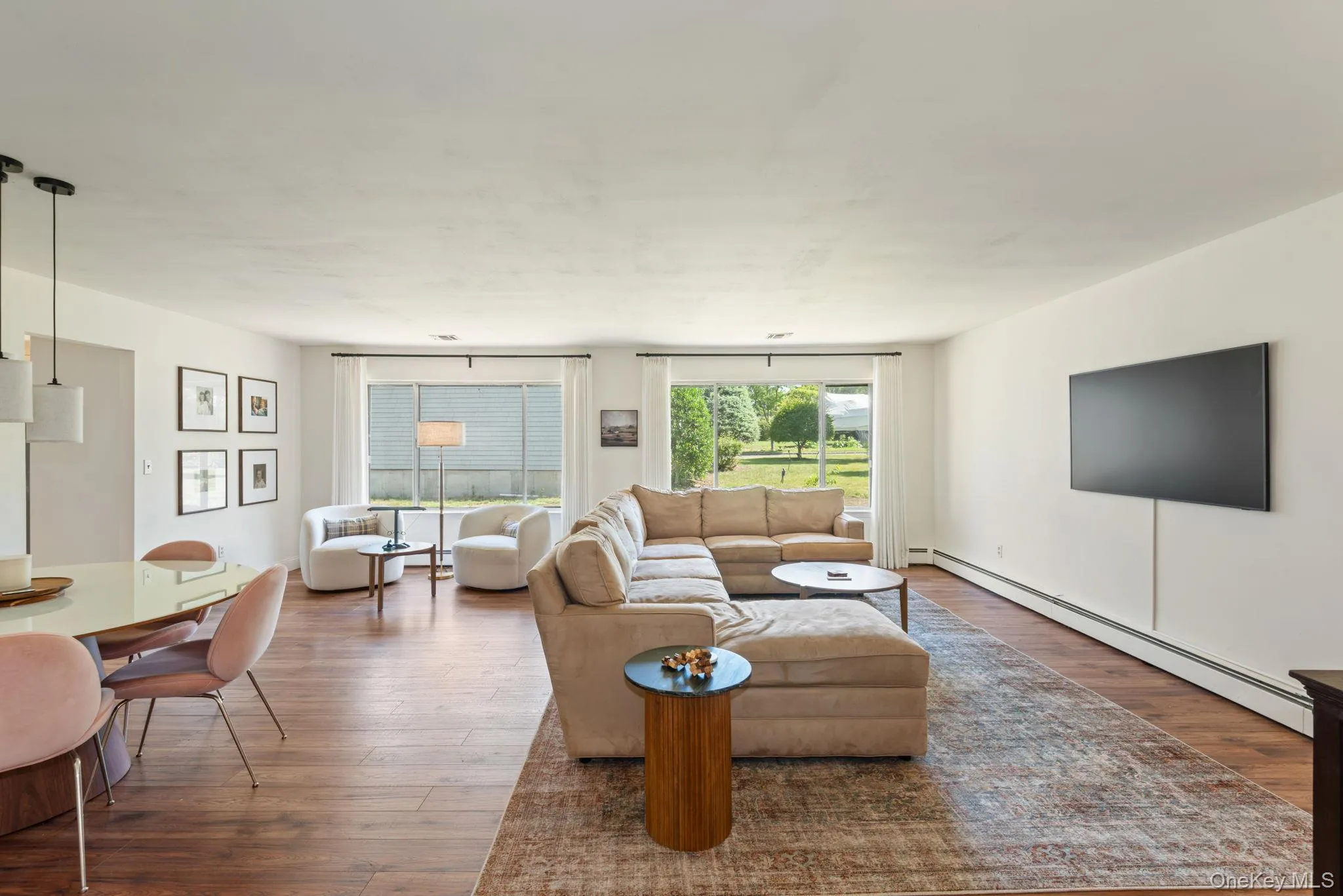 Great Room .....Living Room & Dining Room Great Room .....Living Room & Dining Room