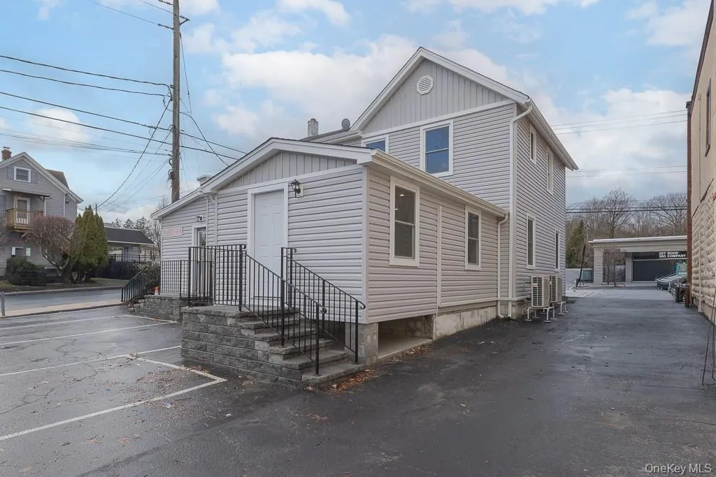 72 S Main Street, Clarkstown, NY, 1 Bedroom Bedrooms, 2 Rooms Rooms,1 BathroomBathrooms,Residential Lease,For Rent,S Main,0,1021658 72 S Main Street, Clarkstown, NY, 1 Bedroom Bedrooms, 2 Rooms Rooms,1 BathroomBathrooms,Residential Lease,For Rent,S Main,0,1021658