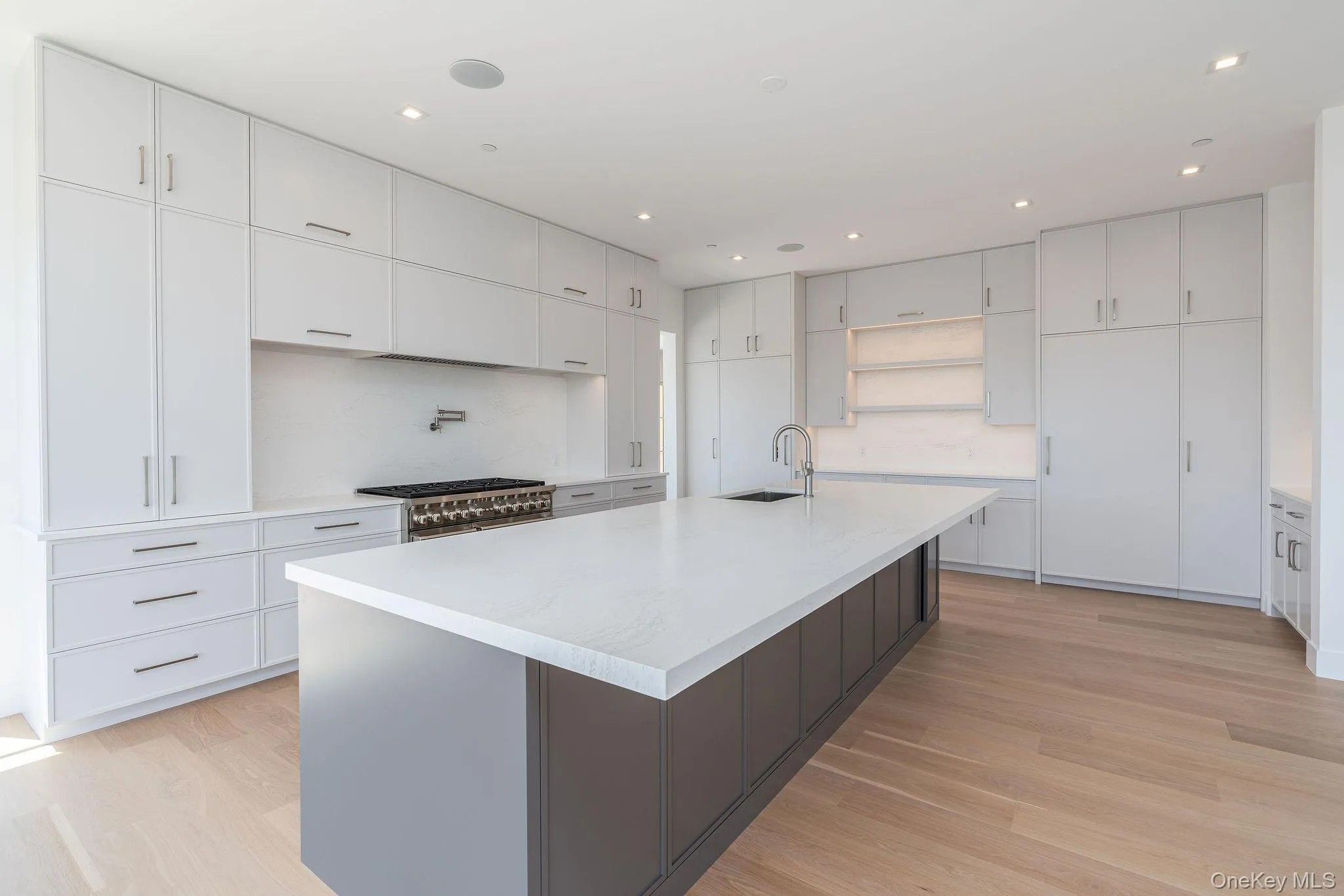9 Division Street, Southampton, NY, 5 Bedrooms Bedrooms, 15 Rooms Rooms,5 BathroomsBathrooms,Residential,For Rent,Division,0,1021659 9 Division Street, Southampton, NY, 5 Bedrooms Bedrooms, 15 Rooms Rooms,5 BathroomsBathrooms,Residential,For Rent,Division,0,1021659