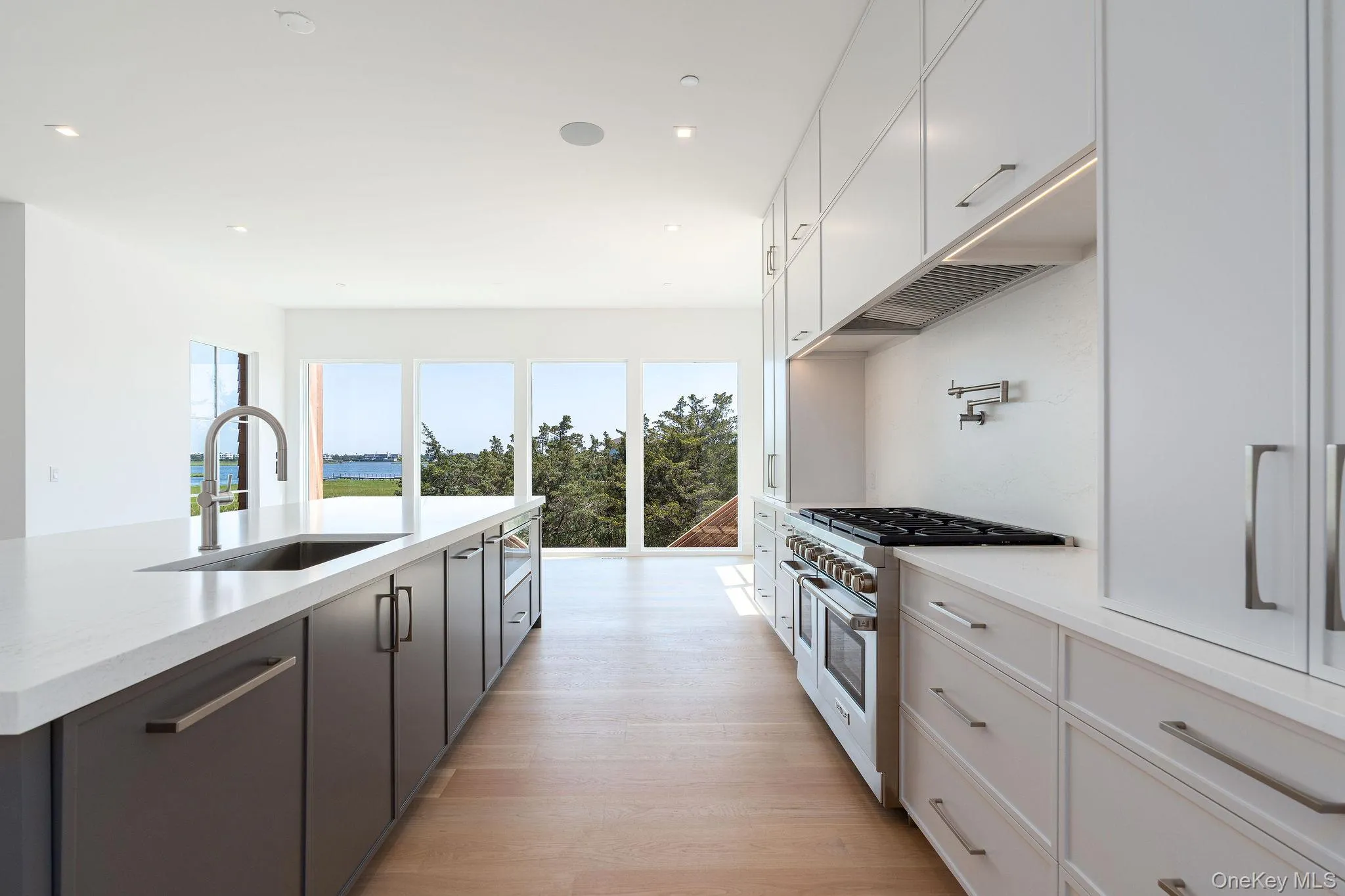 9 Division Street, Southampton, NY, 5 Bedrooms Bedrooms, 15 Rooms Rooms,5 BathroomsBathrooms,Residential,For Rent,Division,0,1021659 9 Division Street, Southampton, NY, 5 Bedrooms Bedrooms, 15 Rooms Rooms,5 BathroomsBathrooms,Residential,For Rent,Division,0,1021659