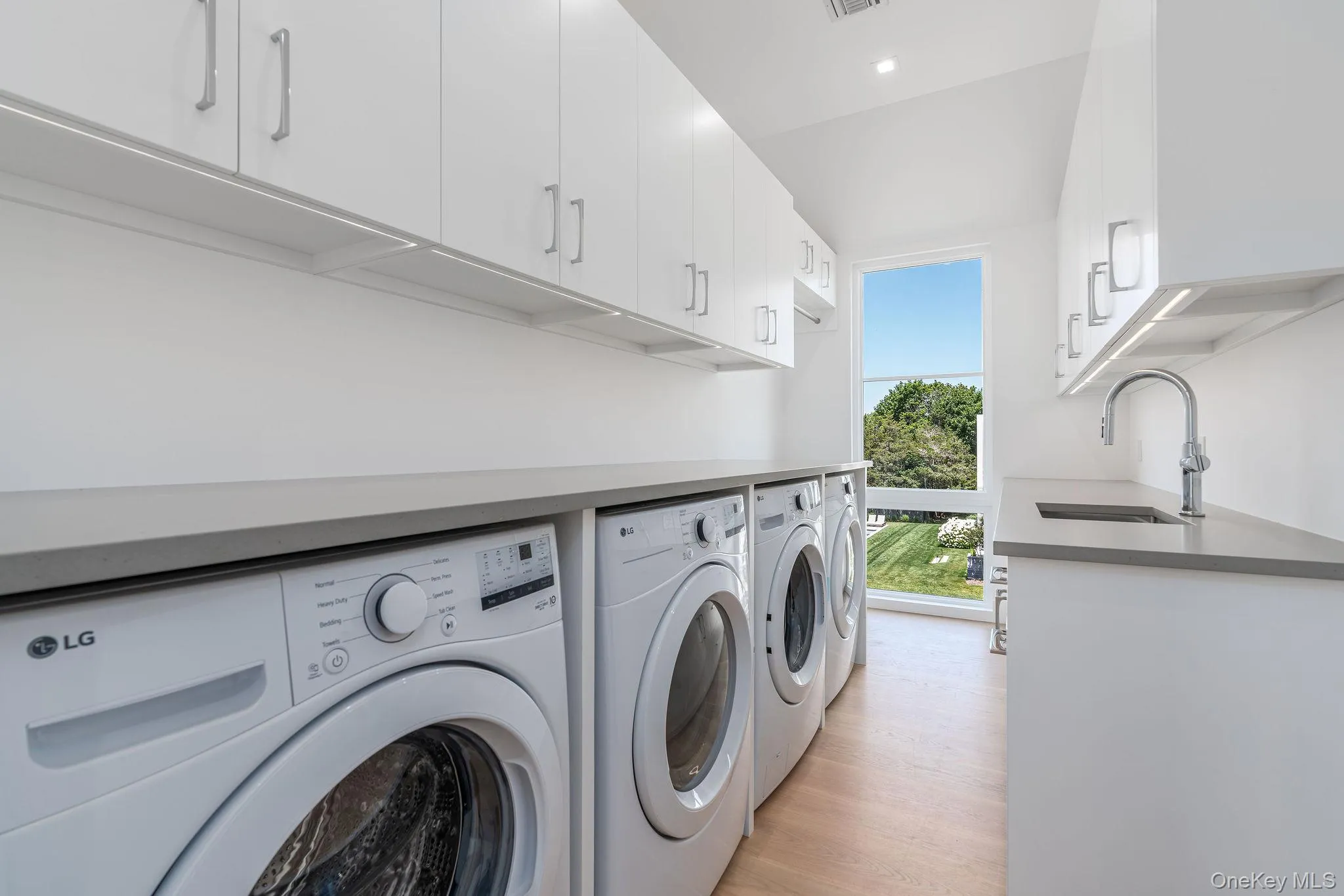 9 Division Street, Southampton, NY, 5 Bedrooms Bedrooms, 15 Rooms Rooms,5 BathroomsBathrooms,Residential,For Rent,Division,0,1021659 9 Division Street, Southampton, NY, 5 Bedrooms Bedrooms, 15 Rooms Rooms,5 BathroomsBathrooms,Residential,For Rent,Division,0,1021659