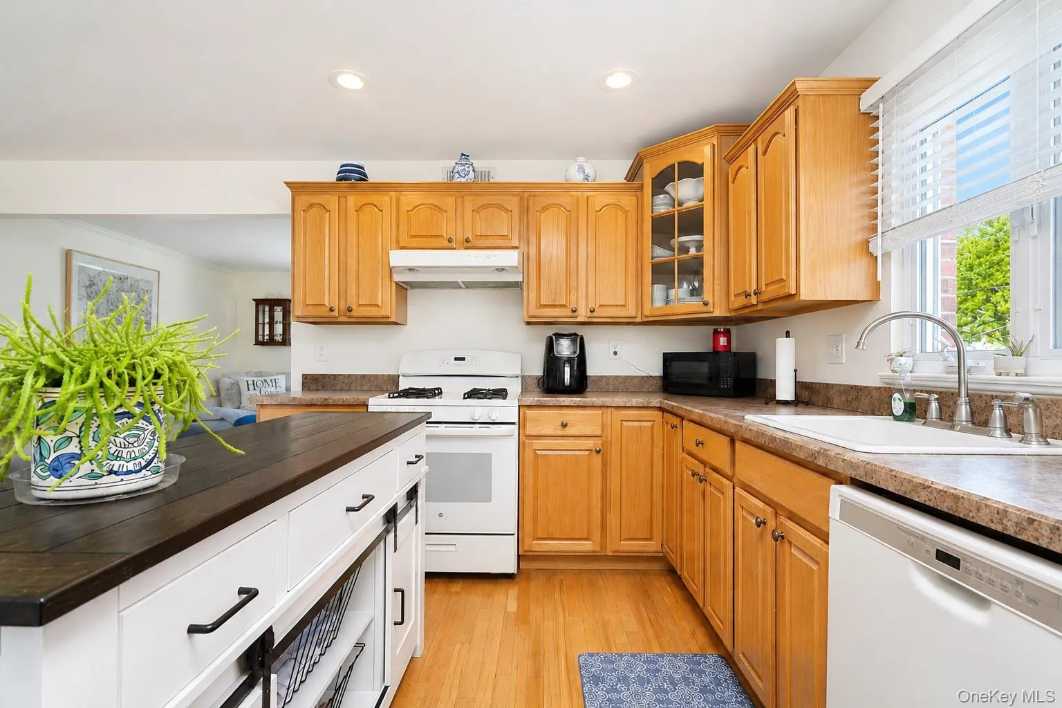 74 Cypress Avenue, New York, NY, 4 Bedrooms Bedrooms, ,1 BathroomBathrooms,Residential,For Rent,Cypress,0,1021660 74 Cypress Avenue, New York, NY, 4 Bedrooms Bedrooms, ,1 BathroomBathrooms,Residential,For Rent,Cypress,0,1021660