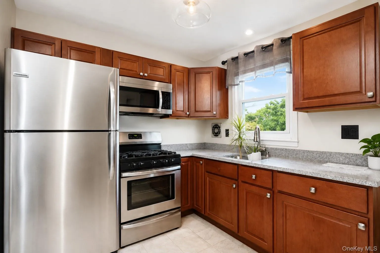 74 Cypress Avenue, New York, NY, 4 Bedrooms Bedrooms, ,1 BathroomBathrooms,Residential,For Rent,Cypress,0,1021660 74 Cypress Avenue, New York, NY, 4 Bedrooms Bedrooms, ,1 BathroomBathrooms,Residential,For Rent,Cypress,0,1021660
