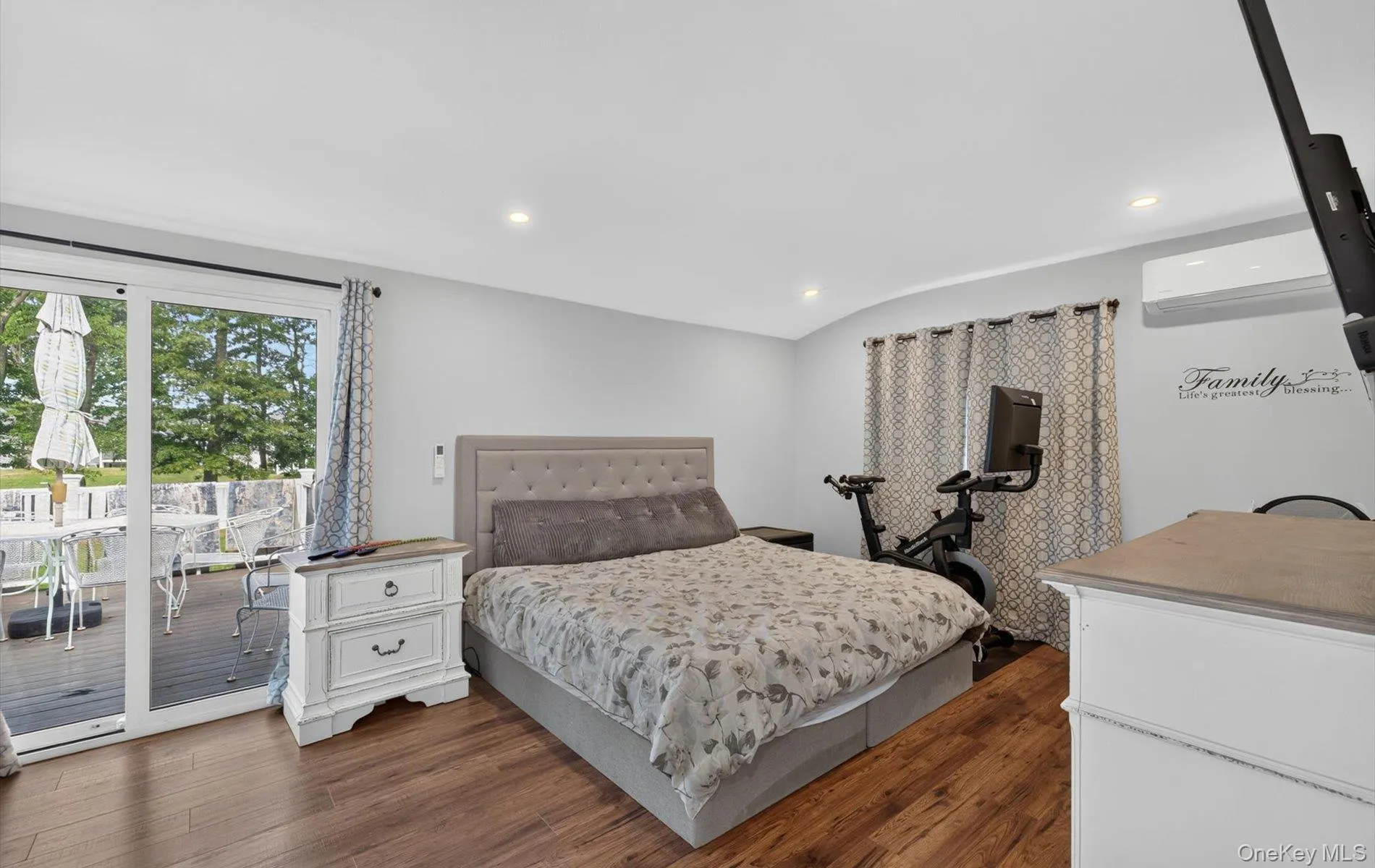 42 Broadway, Brookhaven, NY, 5 Bedrooms Bedrooms, 8 Rooms Rooms,2 BathroomsBathrooms,Residential,For Rent,Broadway,0,1021664 42 Broadway, Brookhaven, NY, 5 Bedrooms Bedrooms, 8 Rooms Rooms,2 BathroomsBathrooms,Residential,For Rent,Broadway,0,1021664