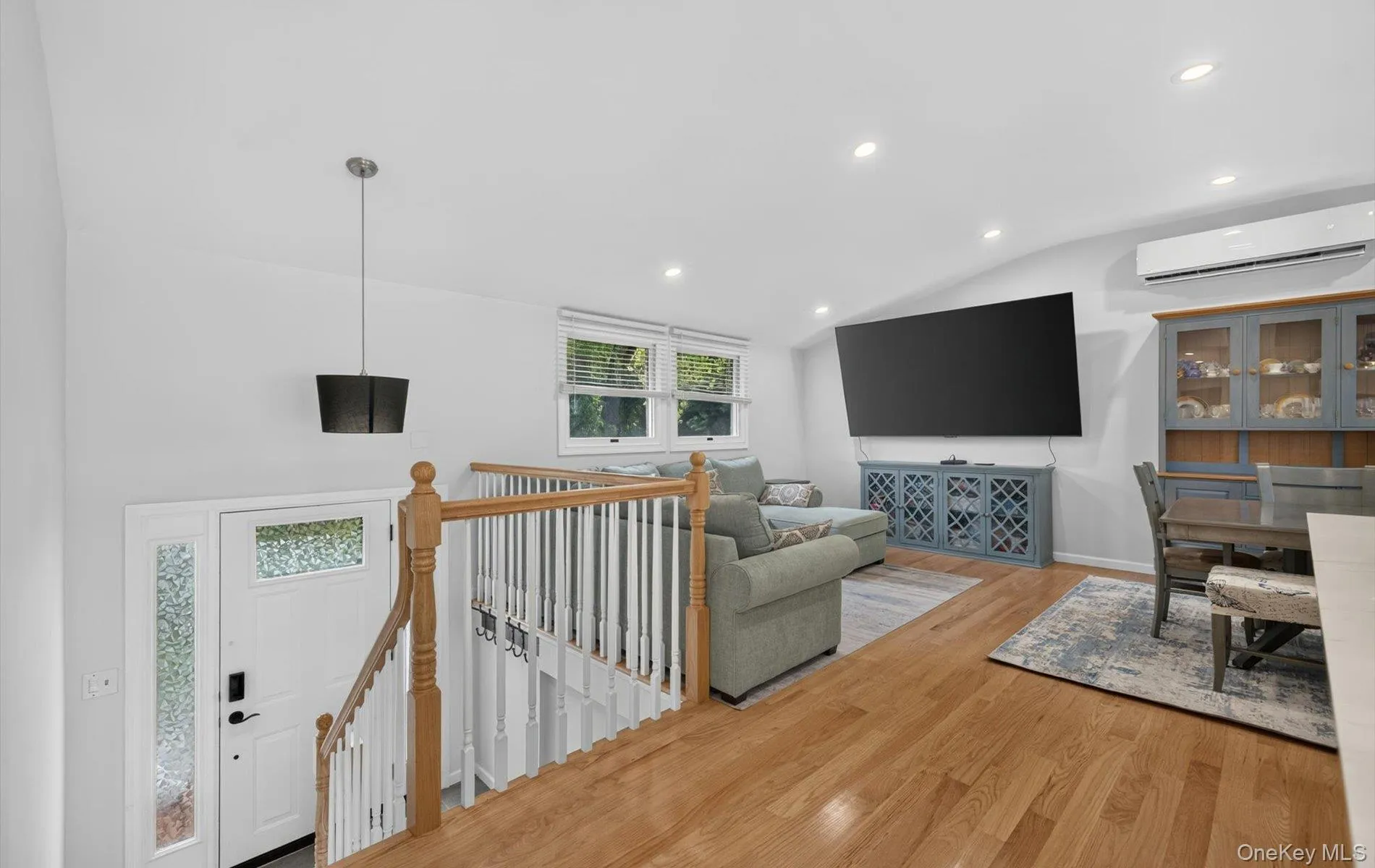 42 Broadway, Brookhaven, NY, 5 Bedrooms Bedrooms, 8 Rooms Rooms,2 BathroomsBathrooms,Residential,For Rent,Broadway,0,1021664 42 Broadway, Brookhaven, NY, 5 Bedrooms Bedrooms, 8 Rooms Rooms,2 BathroomsBathrooms,Residential,For Rent,Broadway,0,1021664