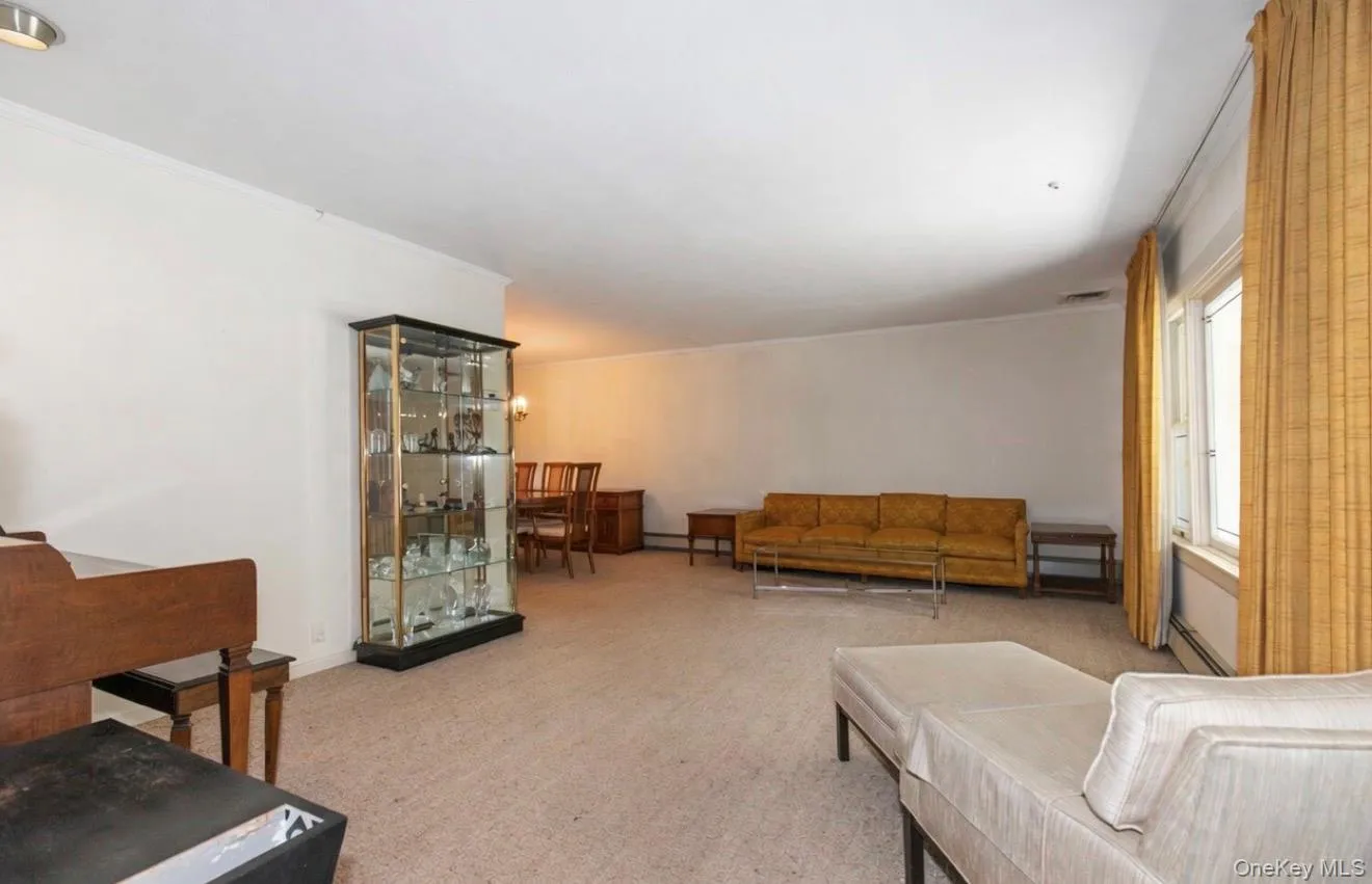 20 RAMSEY Road, North Hempstead, NY, 4 Bedrooms Bedrooms, 8 Rooms Rooms,2 BathroomsBathrooms,Residential,For Rent,RAMSEY,0,1021666 20 RAMSEY Road, North Hempstead, NY, 4 Bedrooms Bedrooms, 8 Rooms Rooms,2 BathroomsBathrooms,Residential,For Rent,RAMSEY,0,1021666