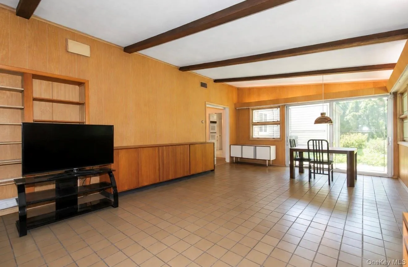20 RAMSEY Road, North Hempstead, NY, 4 Bedrooms Bedrooms, 8 Rooms Rooms,2 BathroomsBathrooms,Residential,For Rent,RAMSEY,0,1021666 20 RAMSEY Road, North Hempstead, NY, 4 Bedrooms Bedrooms, 8 Rooms Rooms,2 BathroomsBathrooms,Residential,For Rent,RAMSEY,0,1021666