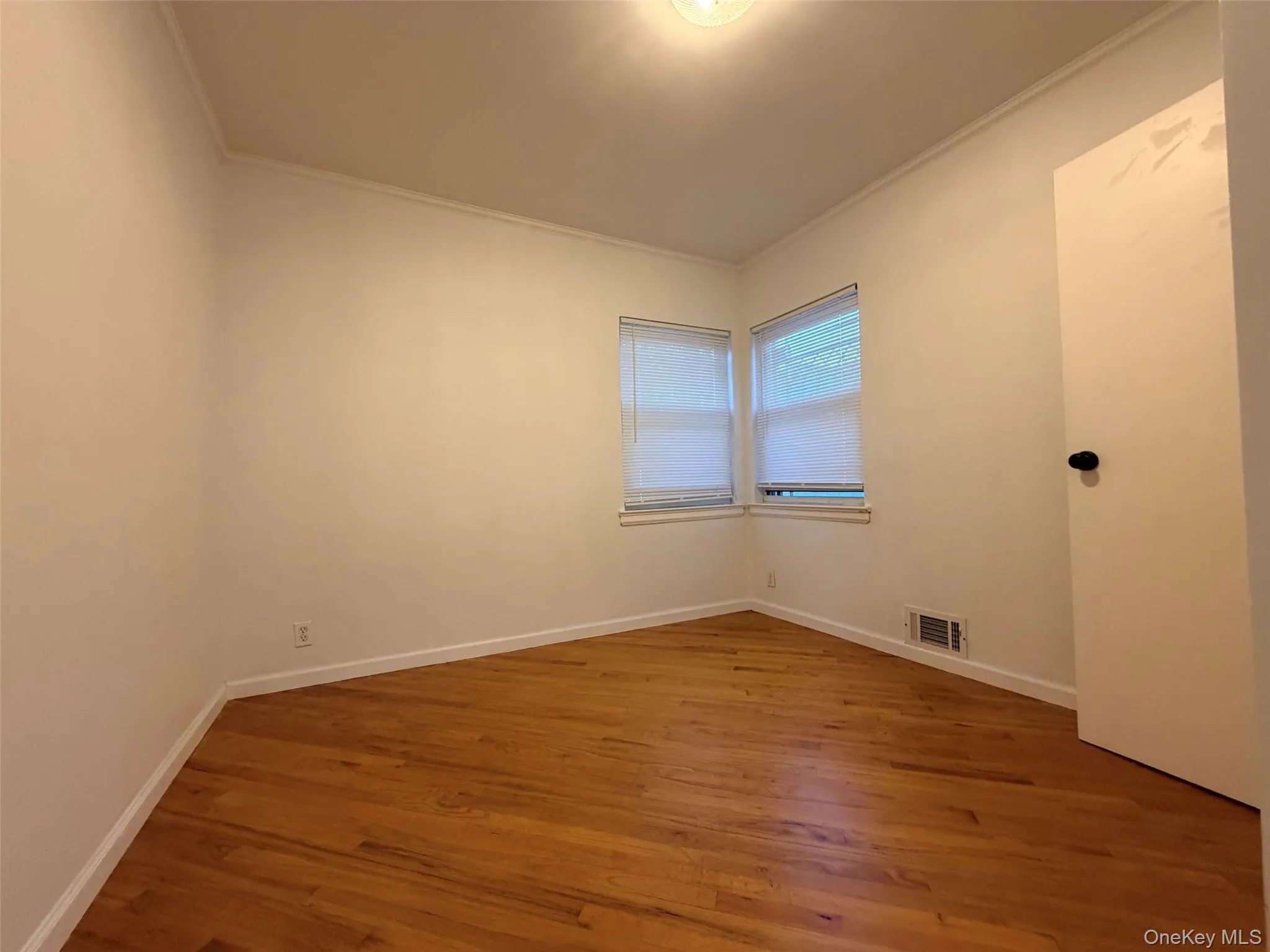 Large Bedroom 2 Large Bedroom 2
