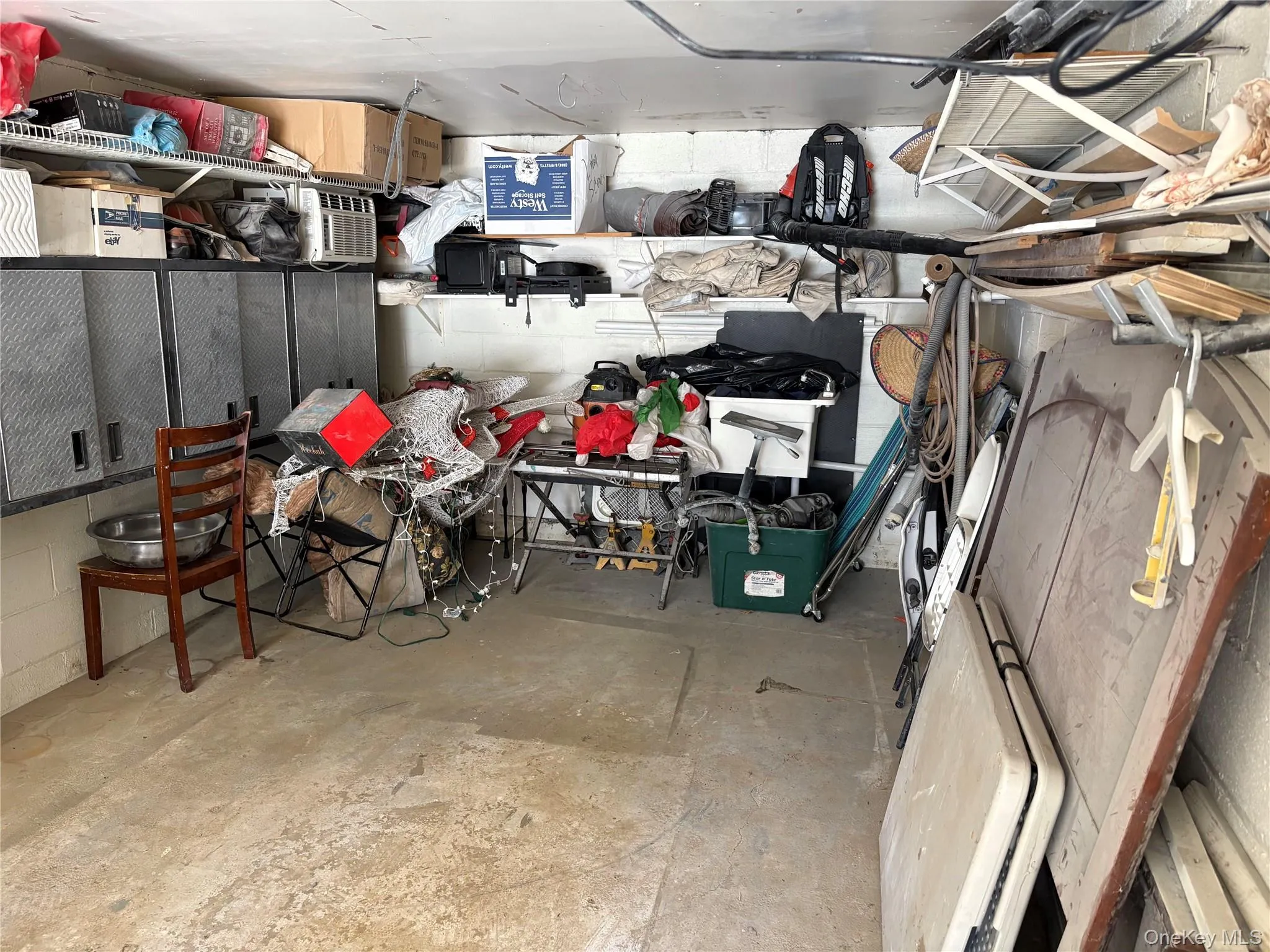 PLENTY OF ROOM FOR TOOLS AND PARTS AND CAN FIT A VEHICLE TOO PLENTY OF ROOM FOR TOOLS AND PARTS AND CAN FIT A VEHICLE TOO