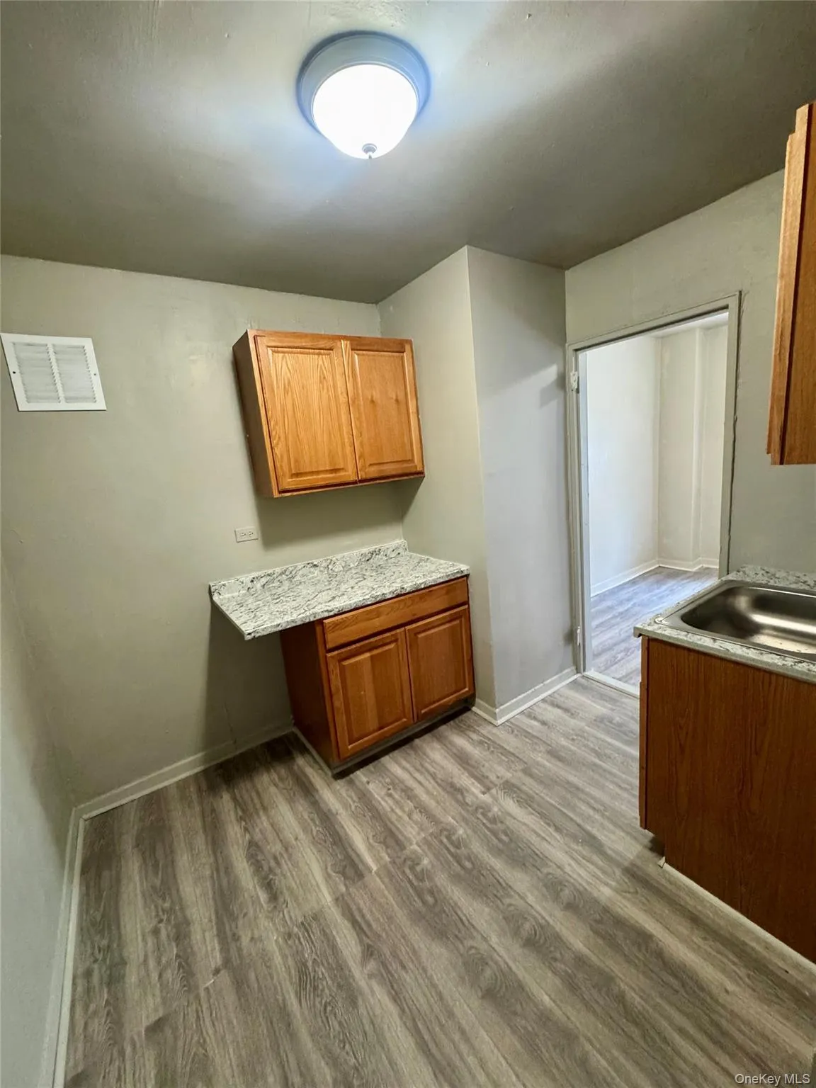 2661 Marion Avenue, New York, NY, 2 Rooms Rooms,1 BathroomBathrooms,Residential,For Rent,Marion,0,1021692 2661 Marion Avenue, New York, NY, 2 Rooms Rooms,1 BathroomBathrooms,Residential,For Rent,Marion,0,1021692
