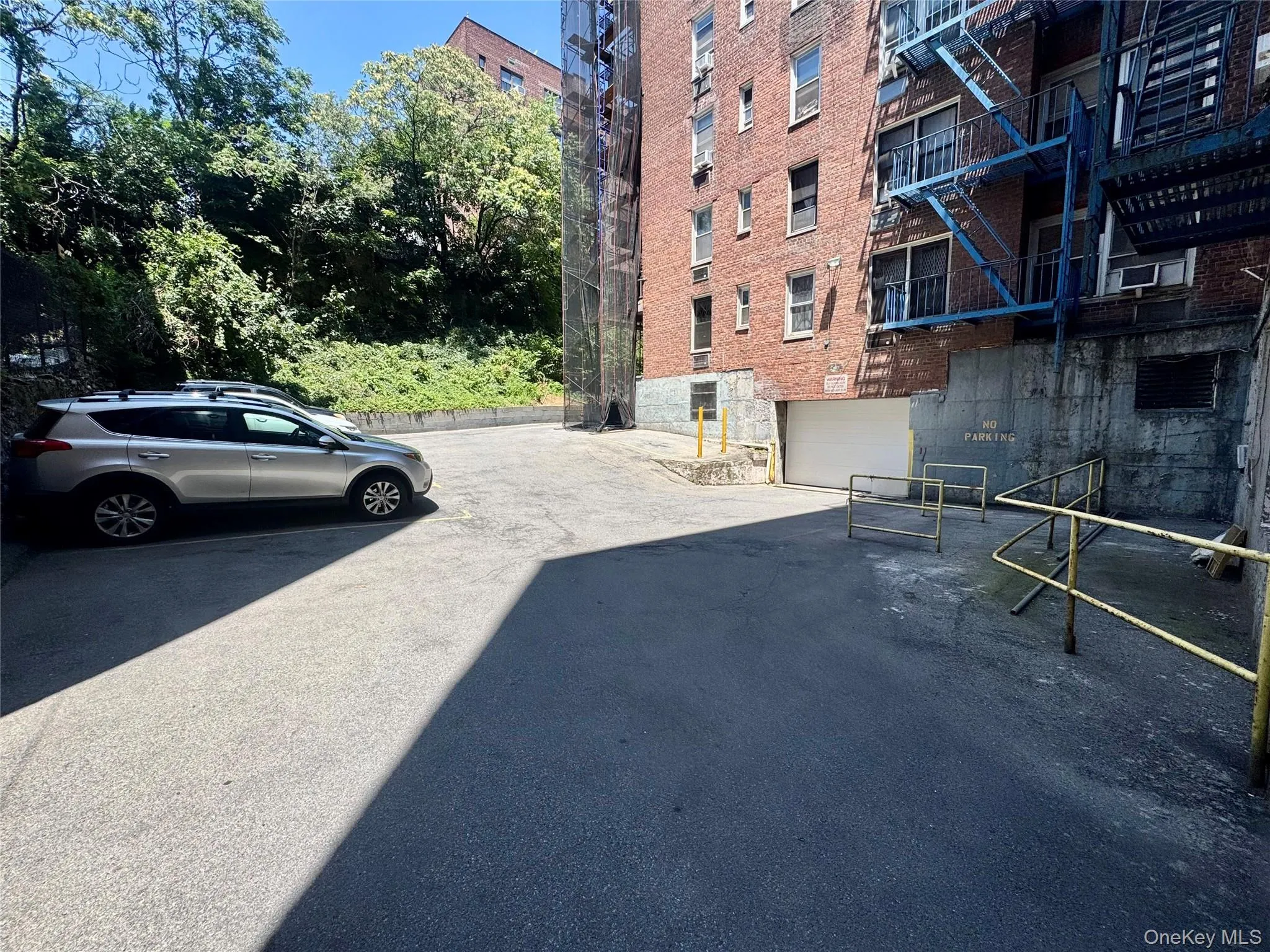 2661 Marion Avenue, New York, NY, 2 Rooms Rooms,1 BathroomBathrooms,Residential,For Rent,Marion,0,1021692 2661 Marion Avenue, New York, NY, 2 Rooms Rooms,1 BathroomBathrooms,Residential,For Rent,Marion,0,1021692