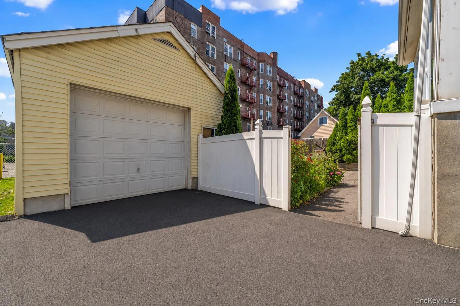 38 Trinity Place, New Rochelle, NY, 4 Bedrooms Bedrooms, 10 Rooms Rooms,2 BathroomsBathrooms,Residential,For Rent,Trinity,0,1021693 38 Trinity Place, New Rochelle, NY, 4 Bedrooms Bedrooms, 10 Rooms Rooms,2 BathroomsBathrooms,Residential,For Rent,Trinity,0,1021693