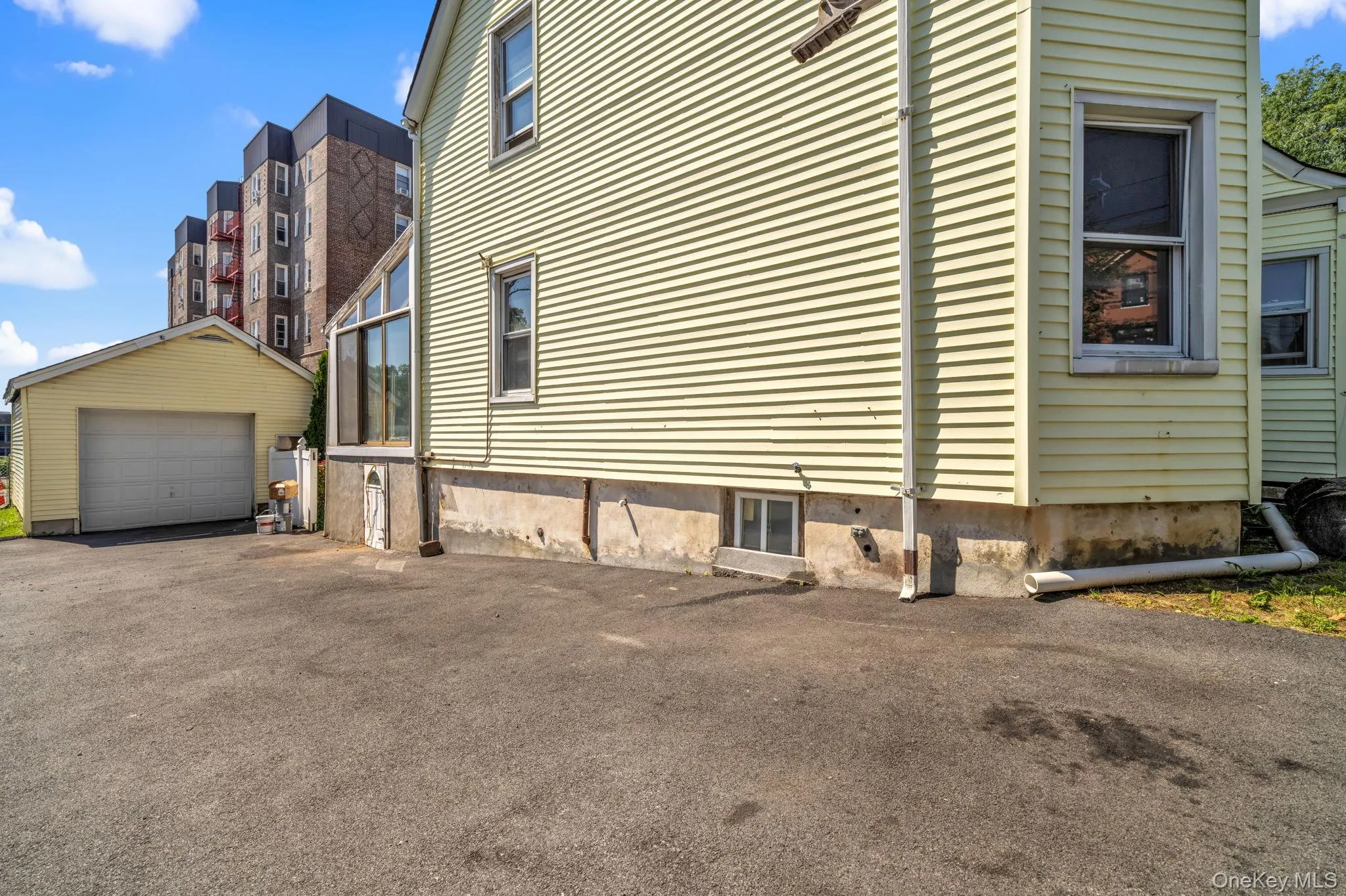 38 Trinity Place, New Rochelle, NY, 4 Bedrooms Bedrooms, 10 Rooms Rooms,2 BathroomsBathrooms,Residential,For Rent,Trinity,0,1021693 38 Trinity Place, New Rochelle, NY, 4 Bedrooms Bedrooms, 10 Rooms Rooms,2 BathroomsBathrooms,Residential,For Rent,Trinity,0,1021693