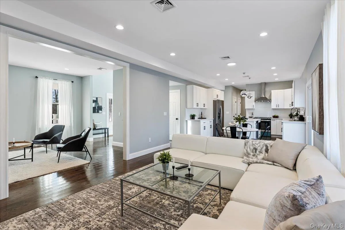 89 Market Street, Brookhaven, NY, 4 Bedrooms Bedrooms, 8 Rooms Rooms,2 BathroomsBathrooms,Residential,For Rent,Market,0,1021702 89 Market Street, Brookhaven, NY, 4 Bedrooms Bedrooms, 8 Rooms Rooms,2 BathroomsBathrooms,Residential,For Rent,Market,0,1021702