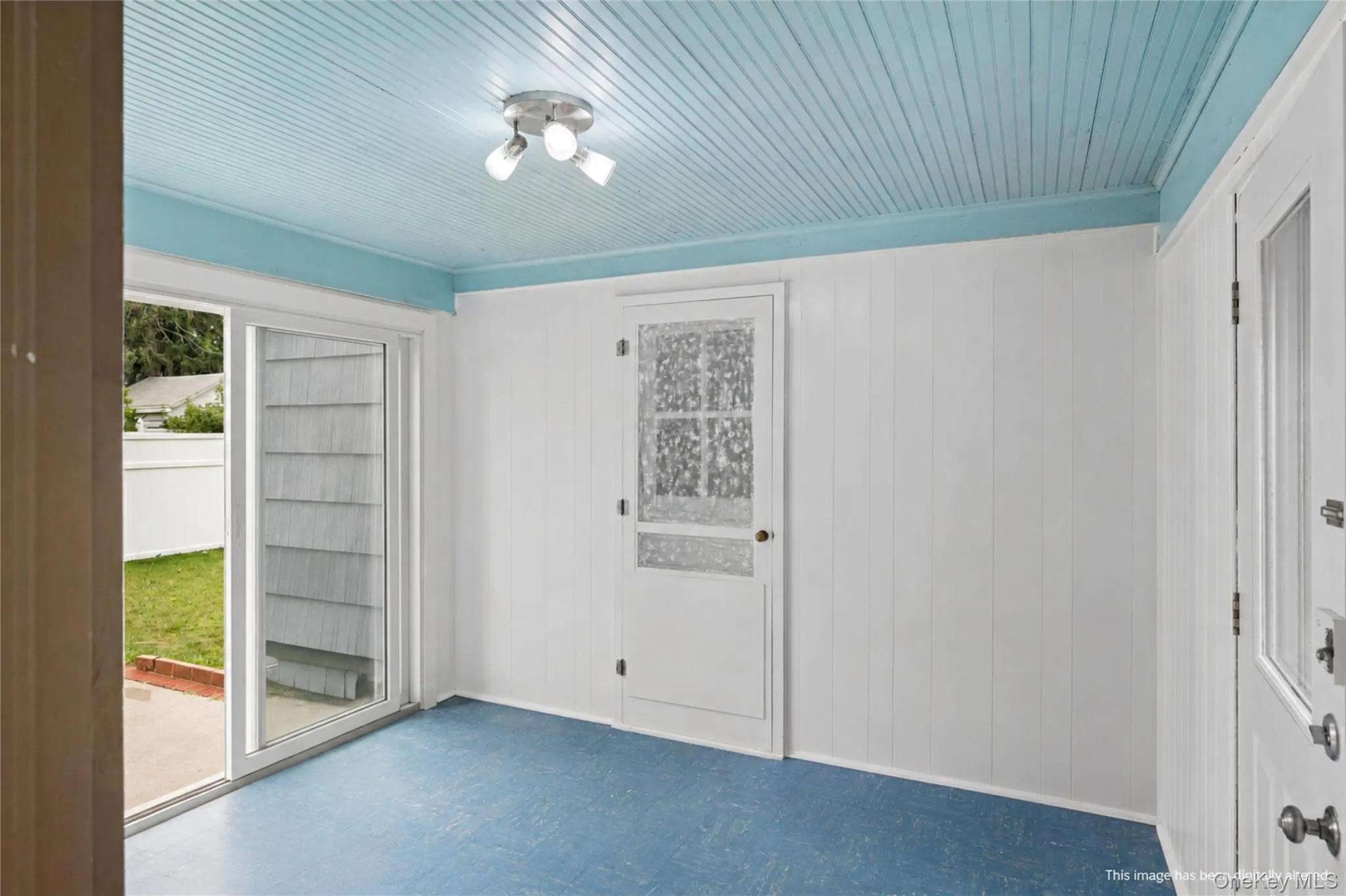 1 Heights Place, Riverhead, NY, 2 Bedrooms Bedrooms, 4 Rooms Rooms,1 BathroomBathrooms,Residential,For Rent,Heights,0,1021706 1 Heights Place, Riverhead, NY, 2 Bedrooms Bedrooms, 4 Rooms Rooms,1 BathroomBathrooms,Residential,For Rent,Heights,0,1021706