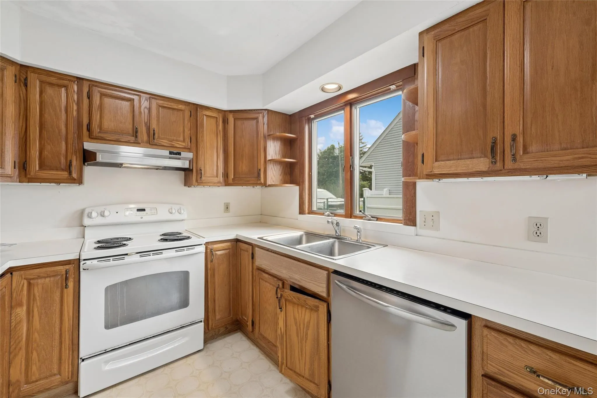 1 Heights Place, Riverhead, NY, 2 Bedrooms Bedrooms, 4 Rooms Rooms,1 BathroomBathrooms,Residential,For Rent,Heights,0,1021706 1 Heights Place, Riverhead, NY, 2 Bedrooms Bedrooms, 4 Rooms Rooms,1 BathroomBathrooms,Residential,For Rent,Heights,0,1021706
