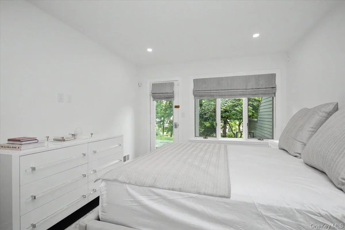 Guest bedroom on lower level. Guest bedroom on lower level.
