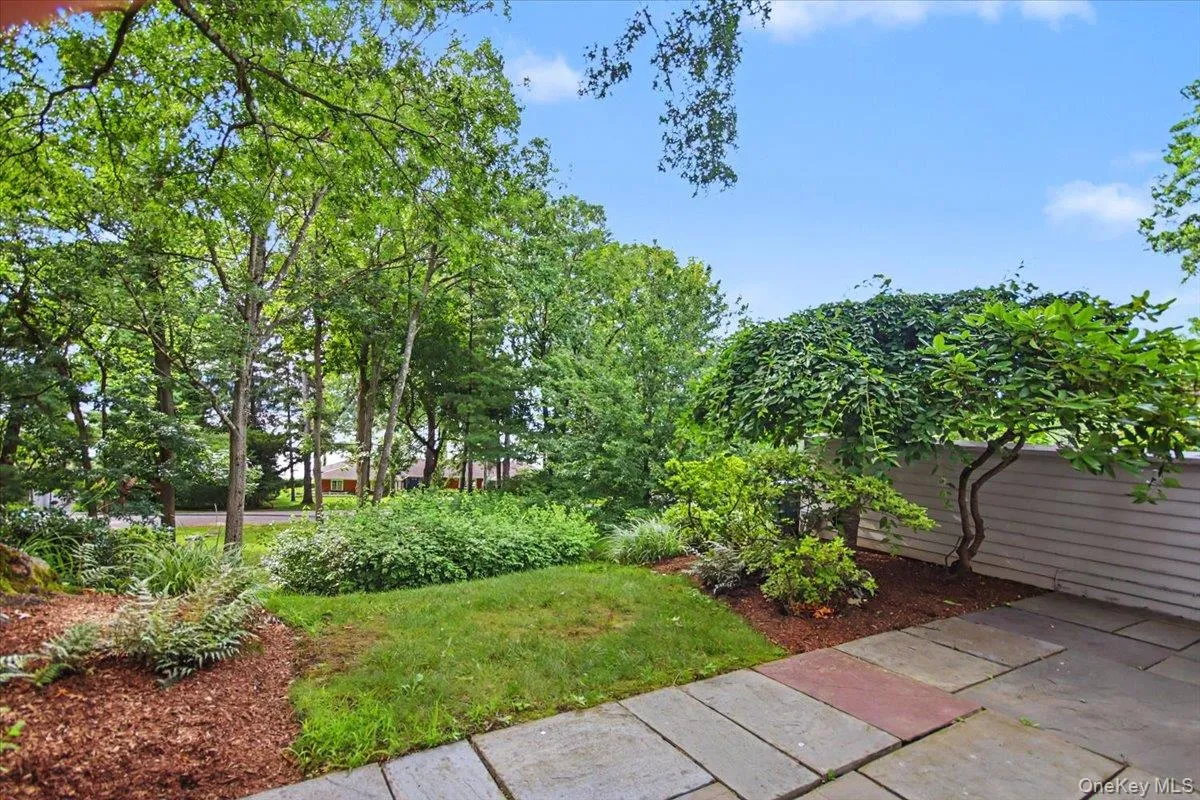 Primary and guest bedrooms lead to private back stone patio. Primary and guest bedrooms lead to private back stone patio.