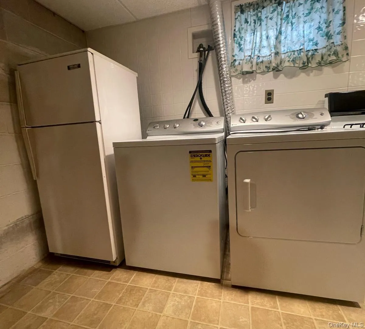 1760 Slocum Street, Hempstead, NY, 3 Bedrooms Bedrooms, 6 Rooms Rooms,1 BathroomBathrooms,Residential Lease,For Rent,Slocum,0,1021716 1760 Slocum Street, Hempstead, NY, 3 Bedrooms Bedrooms, 6 Rooms Rooms,1 BathroomBathrooms,Residential Lease,For Rent,Slocum,0,1021716