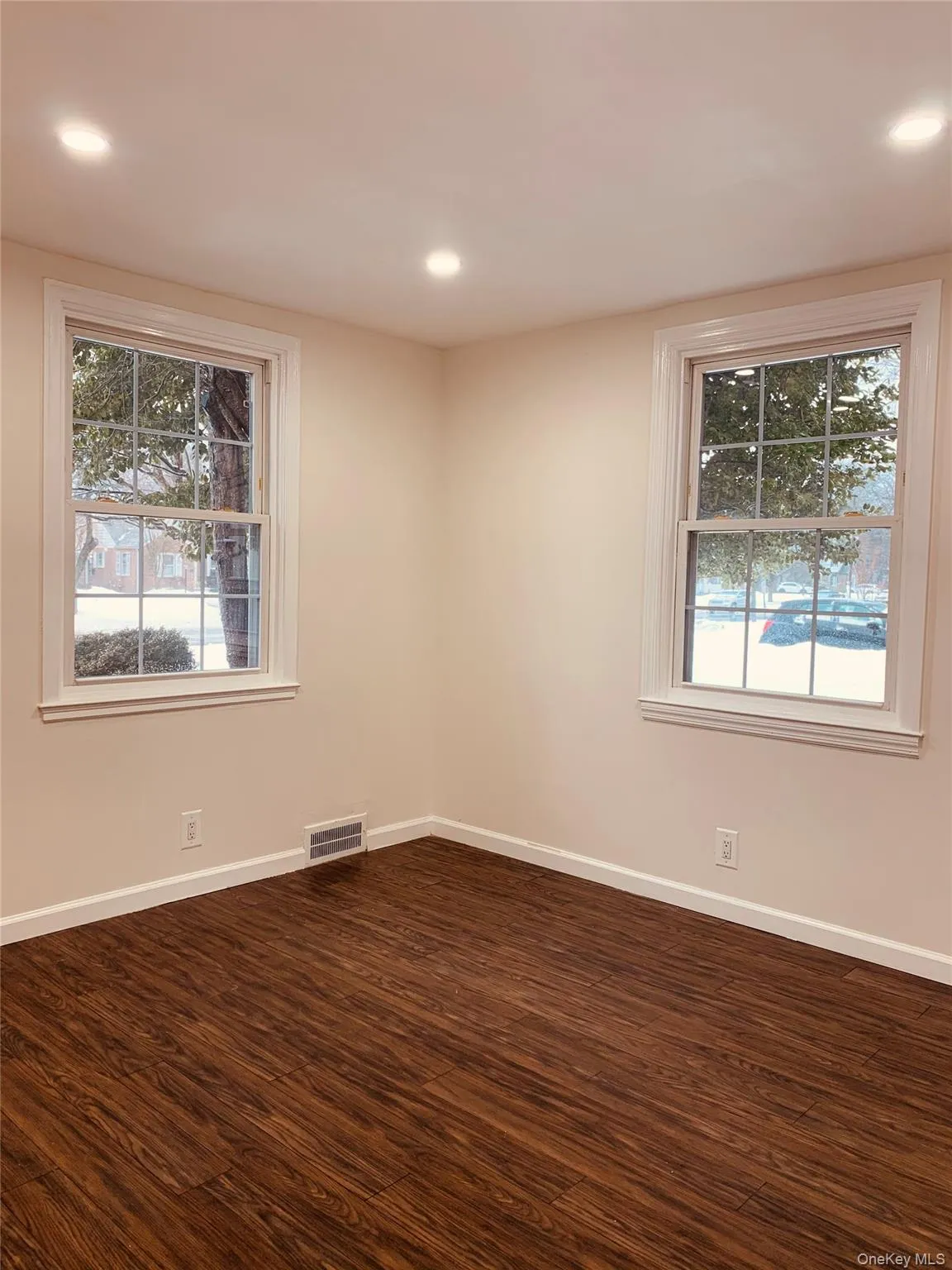 408 Mineola Boulevard, North Hempstead, NY, ,Commercial Lease,For Rent,Mineola,0,1021720 408 Mineola Boulevard, North Hempstead, NY, ,Commercial Lease,For Rent,Mineola,0,1021720