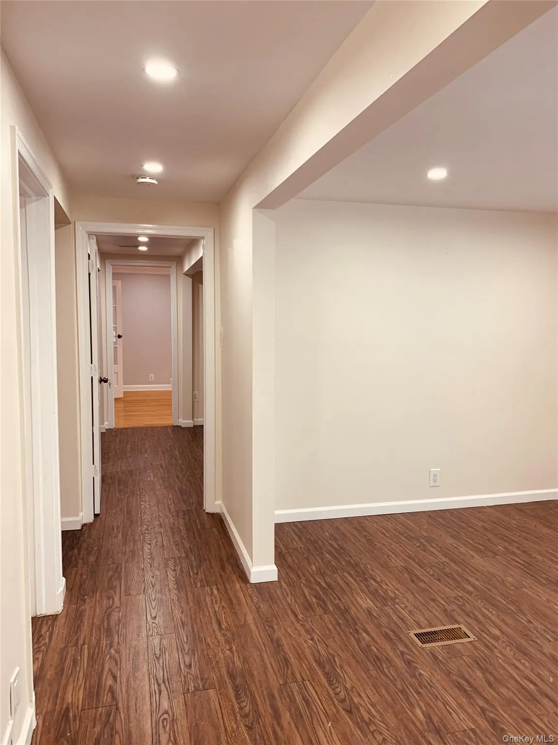 408 Mineola Boulevard, North Hempstead, NY, ,Commercial Lease,For Rent,Mineola,0,1021720 408 Mineola Boulevard, North Hempstead, NY, ,Commercial Lease,For Rent,Mineola,0,1021720