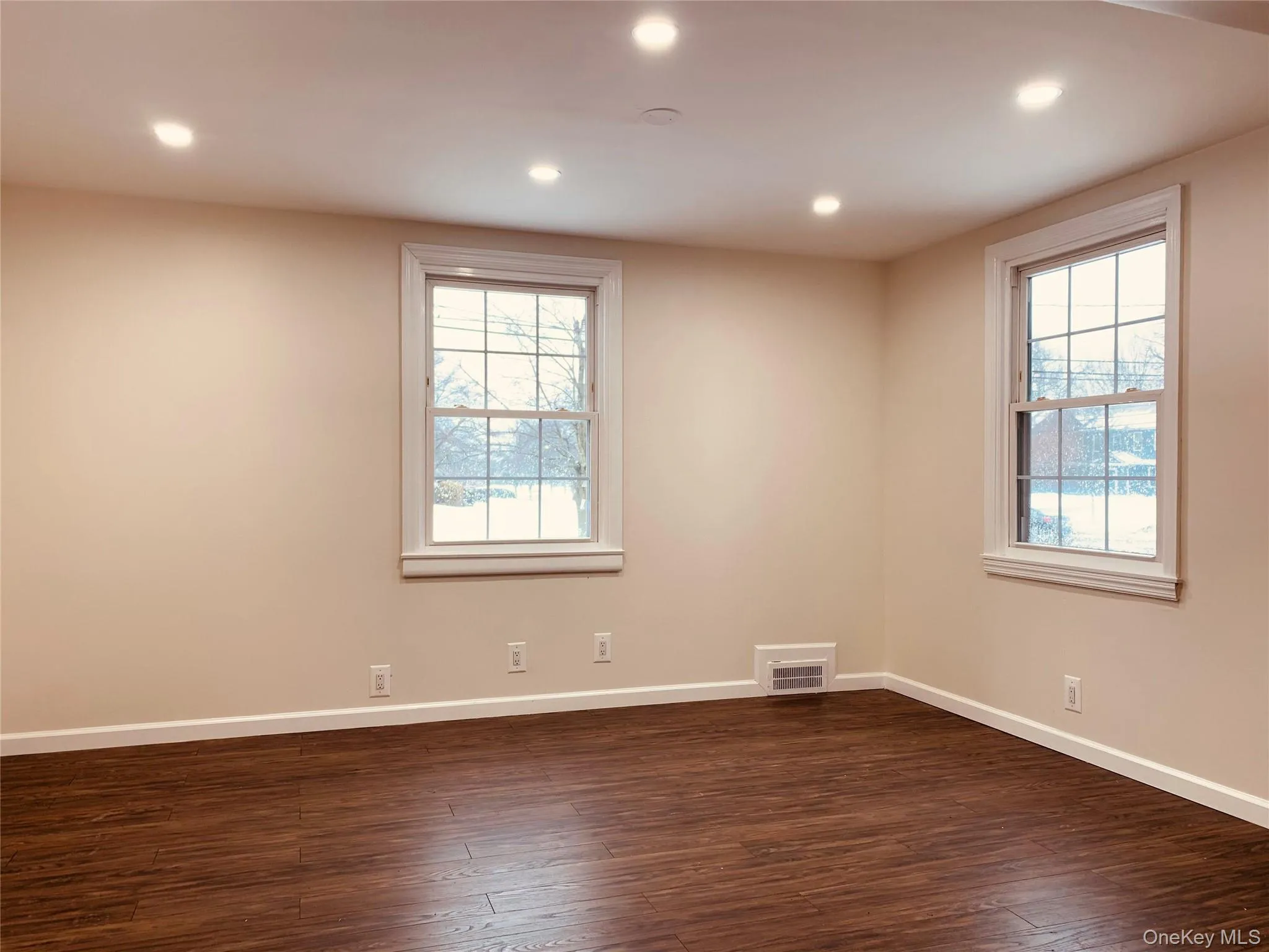 408 Mineola Boulevard, North Hempstead, NY, ,Commercial Lease,For Rent,Mineola,0,1021720 408 Mineola Boulevard, North Hempstead, NY, ,Commercial Lease,For Rent,Mineola,0,1021720