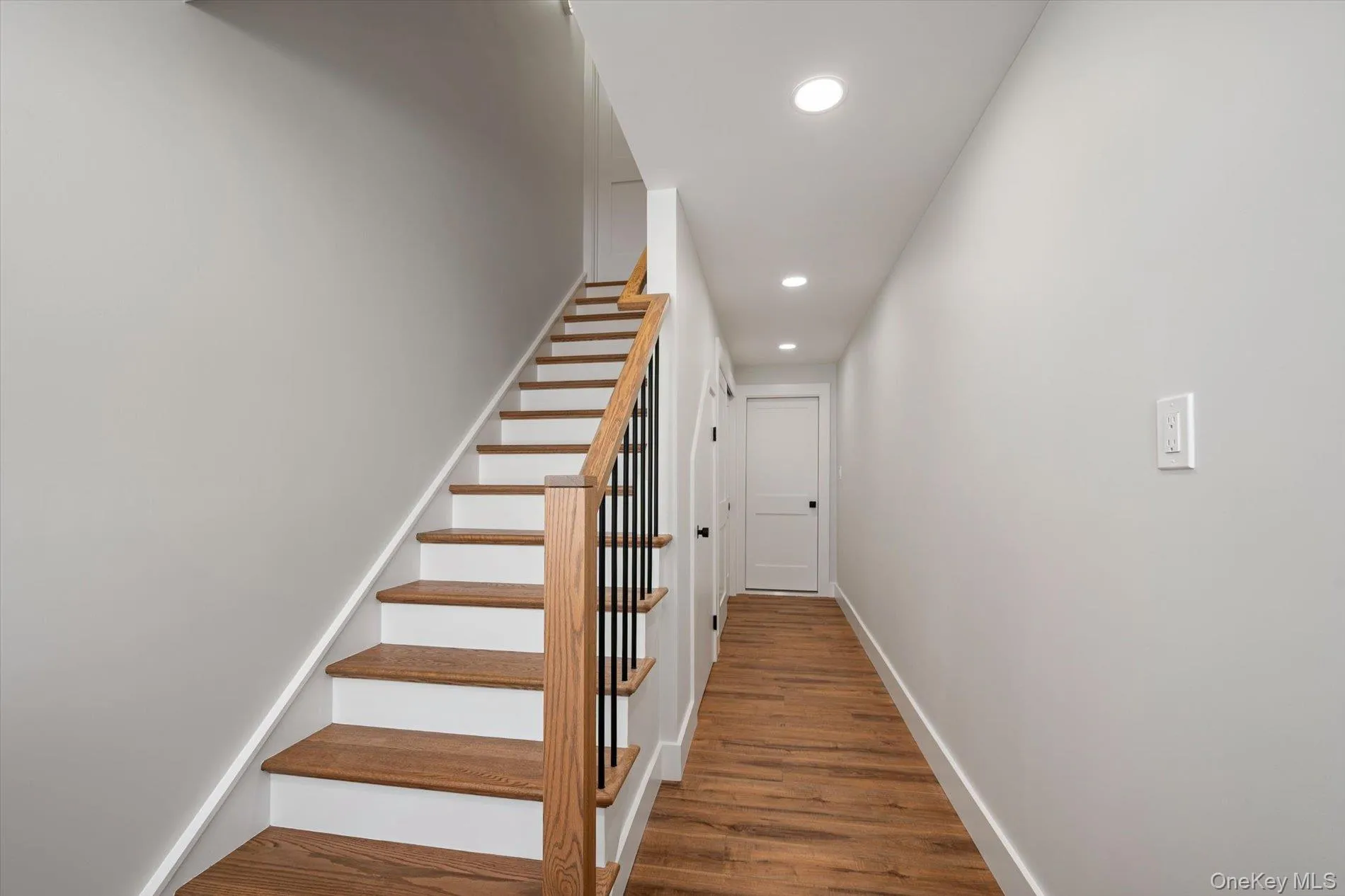 21 Island Parkway, Hempstead, NY, 5 Bedrooms Bedrooms, 9 Rooms Rooms,3 BathroomsBathrooms,Residential,For Rent,Island,0,1021725 21 Island Parkway, Hempstead, NY, 5 Bedrooms Bedrooms, 9 Rooms Rooms,3 BathroomsBathrooms,Residential,For Rent,Island,0,1021725