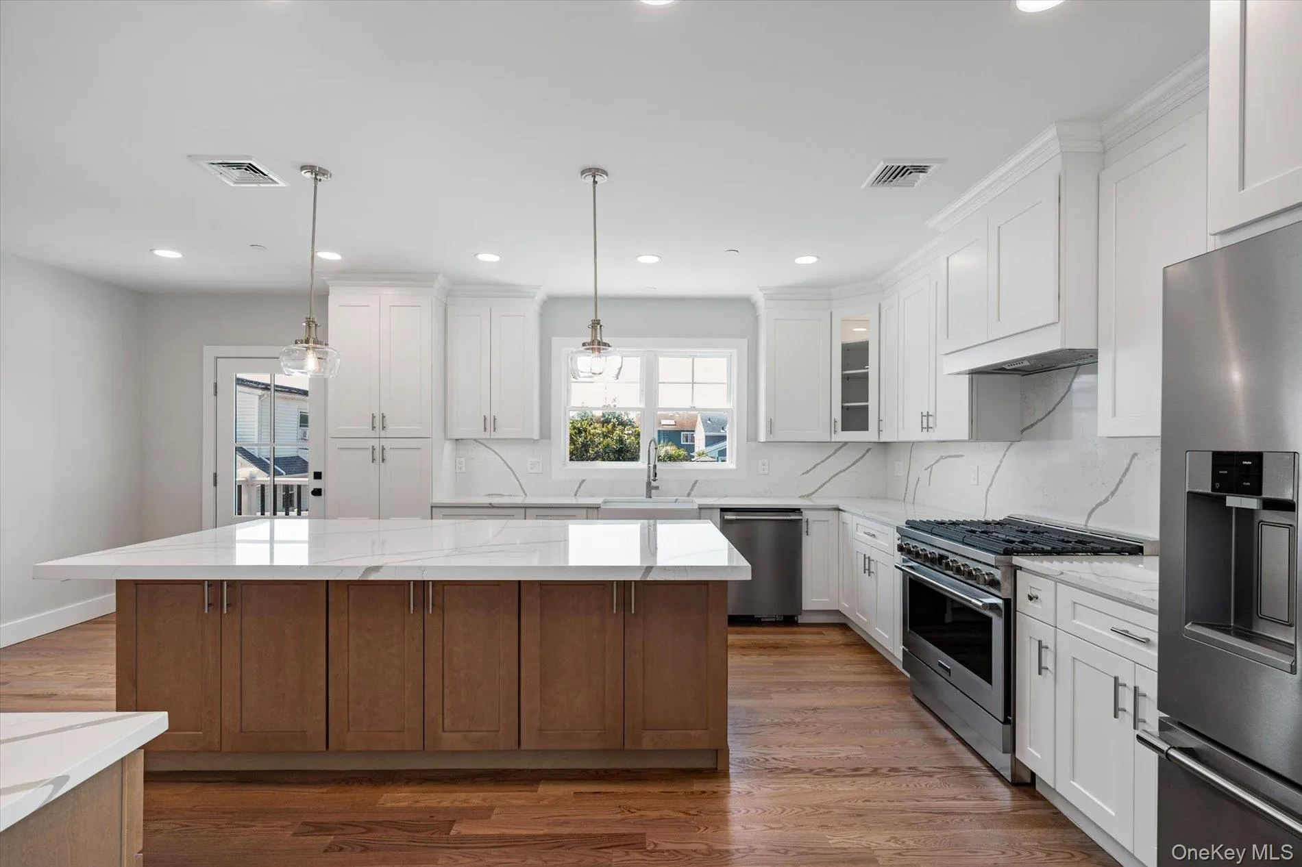 21 Island Parkway, Hempstead, NY, 5 Bedrooms Bedrooms, 9 Rooms Rooms,3 BathroomsBathrooms,Residential,For Rent,Island,0,1021725 21 Island Parkway, Hempstead, NY, 5 Bedrooms Bedrooms, 9 Rooms Rooms,3 BathroomsBathrooms,Residential,For Rent,Island,0,1021725