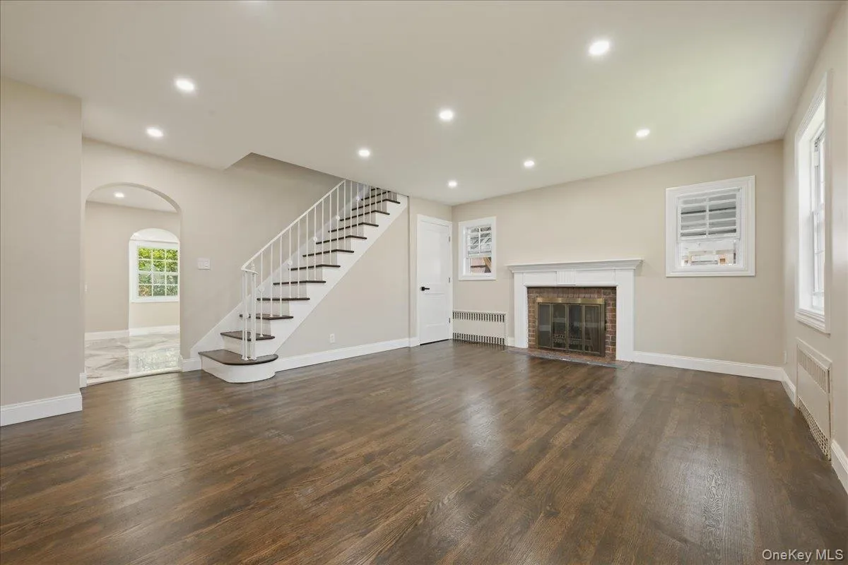 48 Flower Street, Oyster Bay, NY, 4 Bedrooms Bedrooms, 11 Rooms Rooms,2 BathroomsBathrooms,Residential,For Rent,Flower,0,1021727 48 Flower Street, Oyster Bay, NY, 4 Bedrooms Bedrooms, 11 Rooms Rooms,2 BathroomsBathrooms,Residential,For Rent,Flower,0,1021727