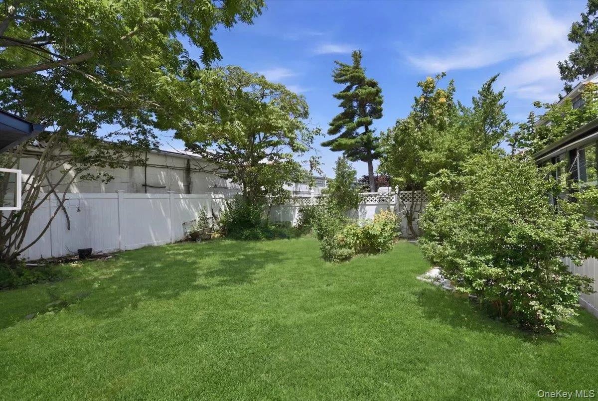 48 Flower Street, Oyster Bay, NY, 4 Bedrooms Bedrooms, 11 Rooms Rooms,2 BathroomsBathrooms,Residential,For Rent,Flower,0,1021727 48 Flower Street, Oyster Bay, NY, 4 Bedrooms Bedrooms, 11 Rooms Rooms,2 BathroomsBathrooms,Residential,For Rent,Flower,0,1021727