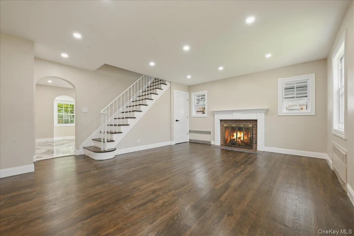 48 Flower Street, Oyster Bay, NY, 4 Bedrooms Bedrooms, 11 Rooms Rooms,2 BathroomsBathrooms,Residential,For Rent,Flower,0,1021727 48 Flower Street, Oyster Bay, NY, 4 Bedrooms Bedrooms, 11 Rooms Rooms,2 BathroomsBathrooms,Residential,For Rent,Flower,0,1021727