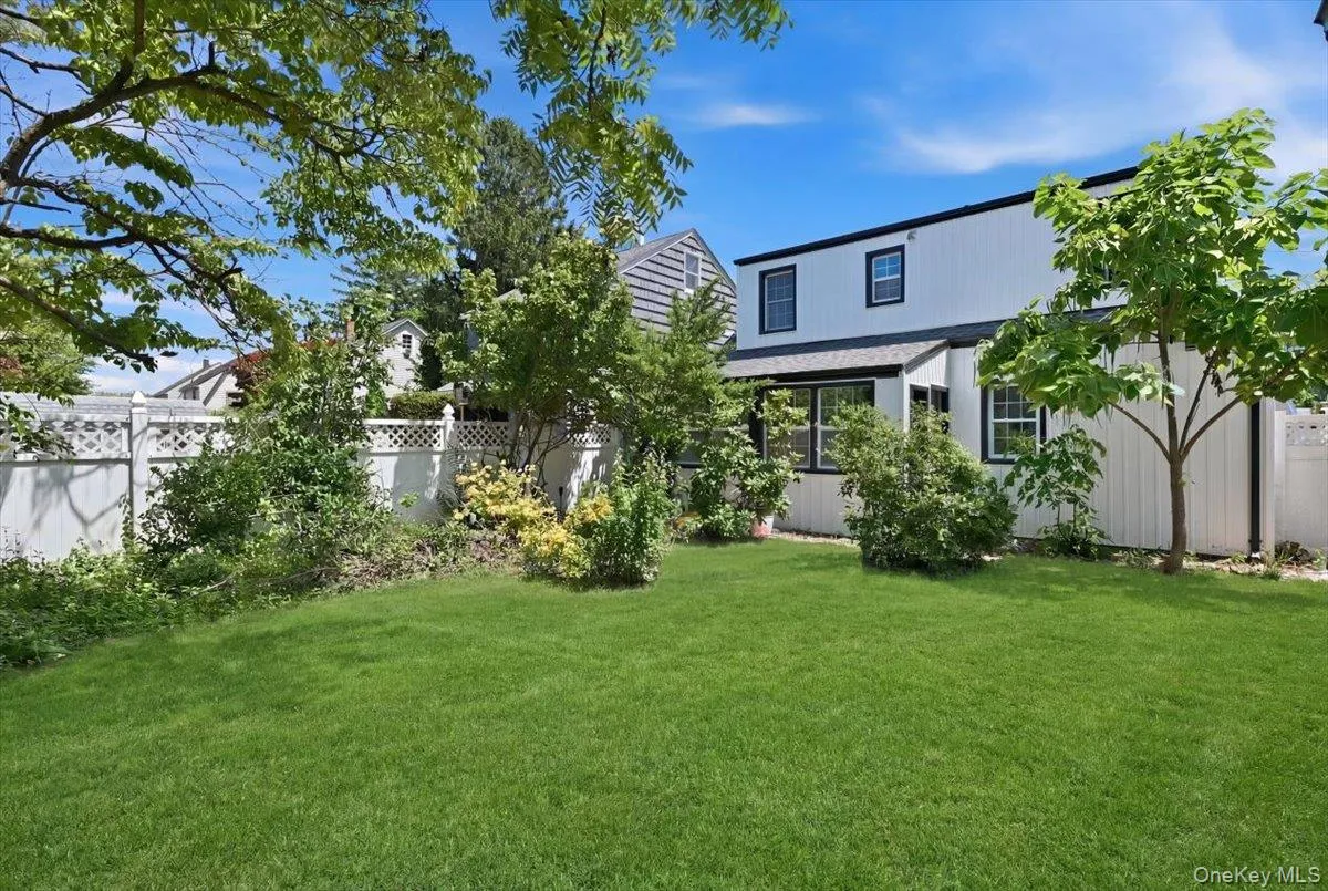 48 Flower Street, Oyster Bay, NY, 4 Bedrooms Bedrooms, 11 Rooms Rooms,2 BathroomsBathrooms,Residential,For Rent,Flower,0,1021727 48 Flower Street, Oyster Bay, NY, 4 Bedrooms Bedrooms, 11 Rooms Rooms,2 BathroomsBathrooms,Residential,For Rent,Flower,0,1021727