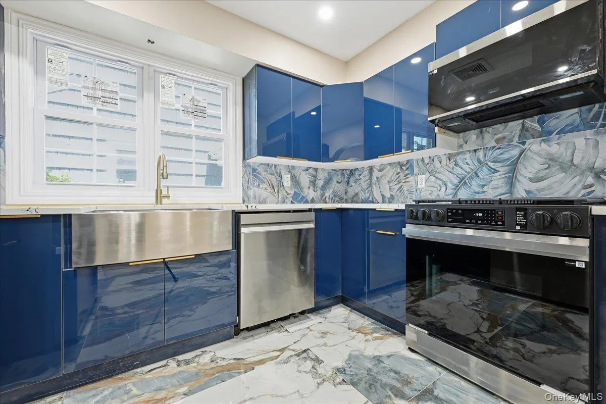48 Flower Street, Oyster Bay, NY, 4 Bedrooms Bedrooms, 11 Rooms Rooms,2 BathroomsBathrooms,Residential,For Rent,Flower,0,1021727 48 Flower Street, Oyster Bay, NY, 4 Bedrooms Bedrooms, 11 Rooms Rooms,2 BathroomsBathrooms,Residential,For Rent,Flower,0,1021727