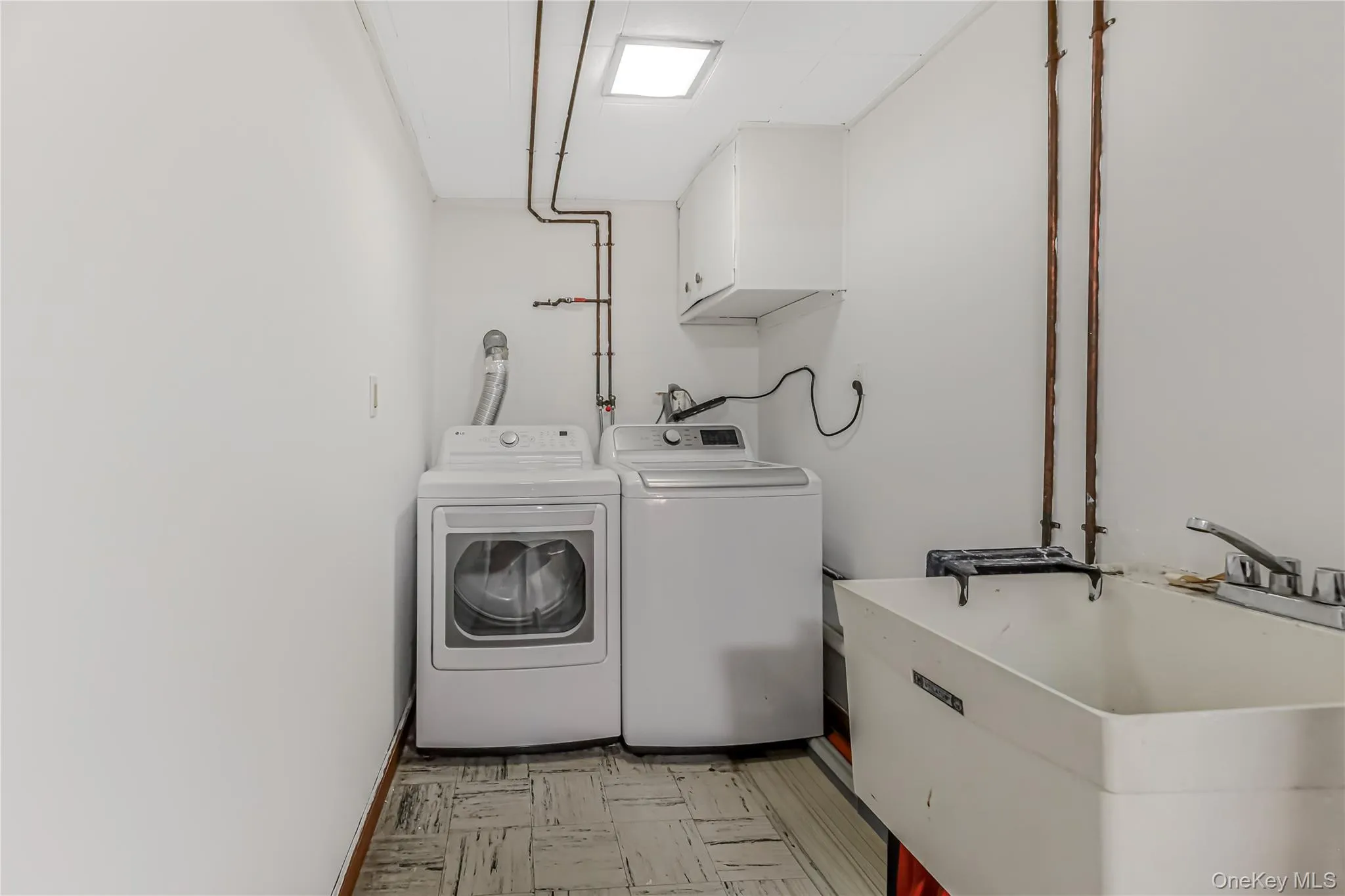 676 Scarsdale Road, Yonkers, NY, 3 Bedrooms Bedrooms, 7 Rooms Rooms,2 BathroomsBathrooms,Residential,For Rent,Scarsdale,0,1021737 676 Scarsdale Road, Yonkers, NY, 3 Bedrooms Bedrooms, 7 Rooms Rooms,2 BathroomsBathrooms,Residential,For Rent,Scarsdale,0,1021737