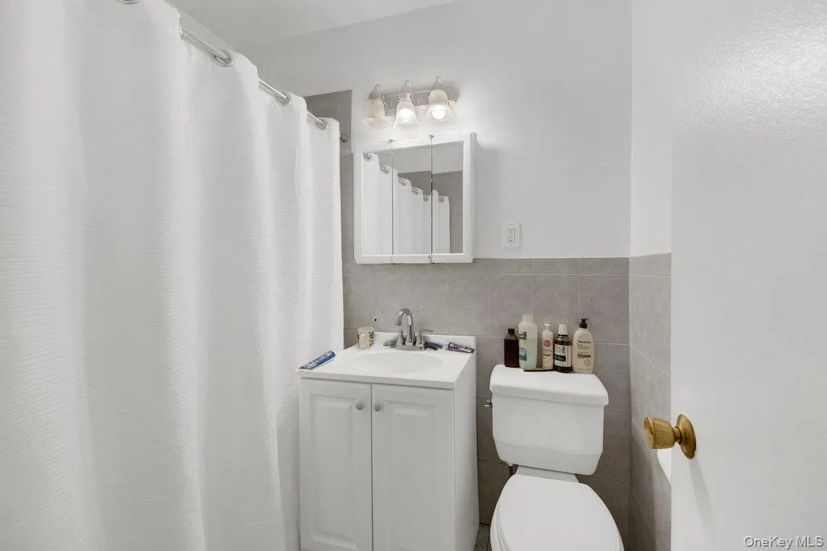 333 Bronx River Road, Yonkers, NY, 2 Bedrooms Bedrooms, 5 Rooms Rooms,1 BathroomBathrooms,Residential,For Rent,Bronx River,0,1021742 333 Bronx River Road, Yonkers, NY, 2 Bedrooms Bedrooms, 5 Rooms Rooms,1 BathroomBathrooms,Residential,For Rent,Bronx River,0,1021742