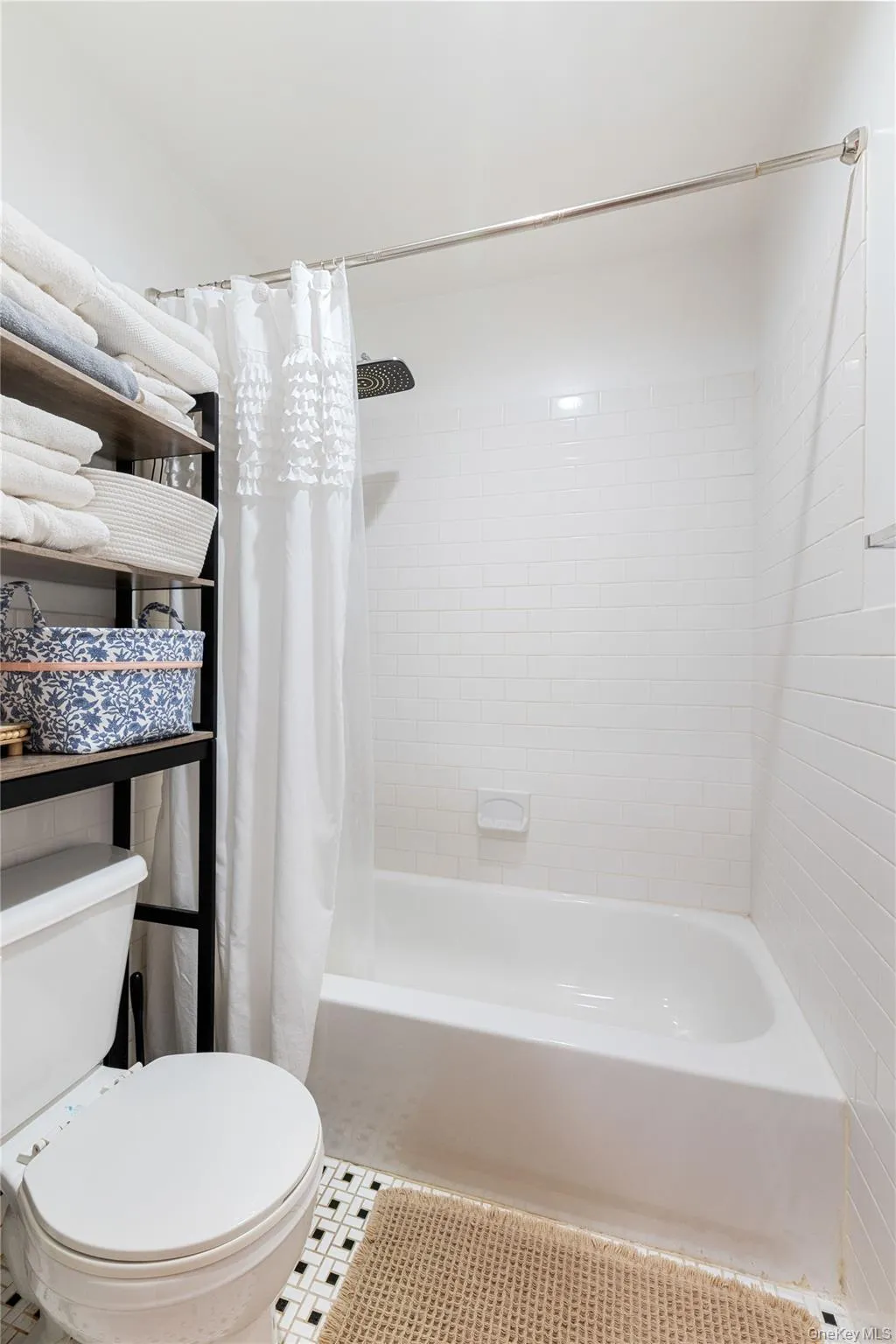 7608 69th Place, New York, NY, 2 Bedrooms Bedrooms, 4 Rooms Rooms,2 BathroomsBathrooms,Residential,For Rent,69th,0,1021743 7608 69th Place, New York, NY, 2 Bedrooms Bedrooms, 4 Rooms Rooms,2 BathroomsBathrooms,Residential,For Rent,69th,0,1021743