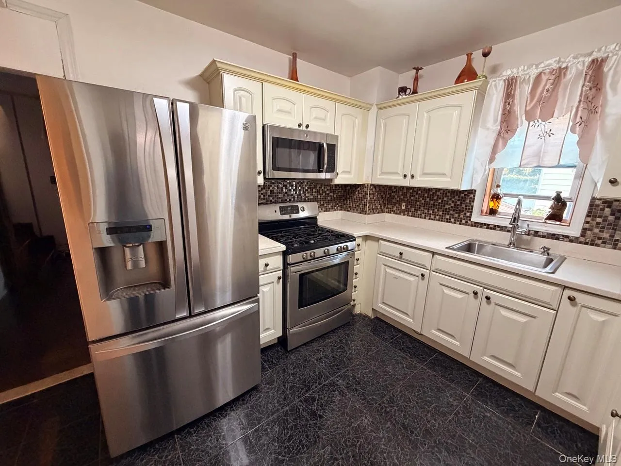 13744 218th Street, New York, NY, 3 Bedrooms Bedrooms, 9 Rooms Rooms,2 BathroomsBathrooms,Residential,For Rent,218th,0,1021750 13744 218th Street, New York, NY, 3 Bedrooms Bedrooms, 9 Rooms Rooms,2 BathroomsBathrooms,Residential,For Rent,218th,0,1021750