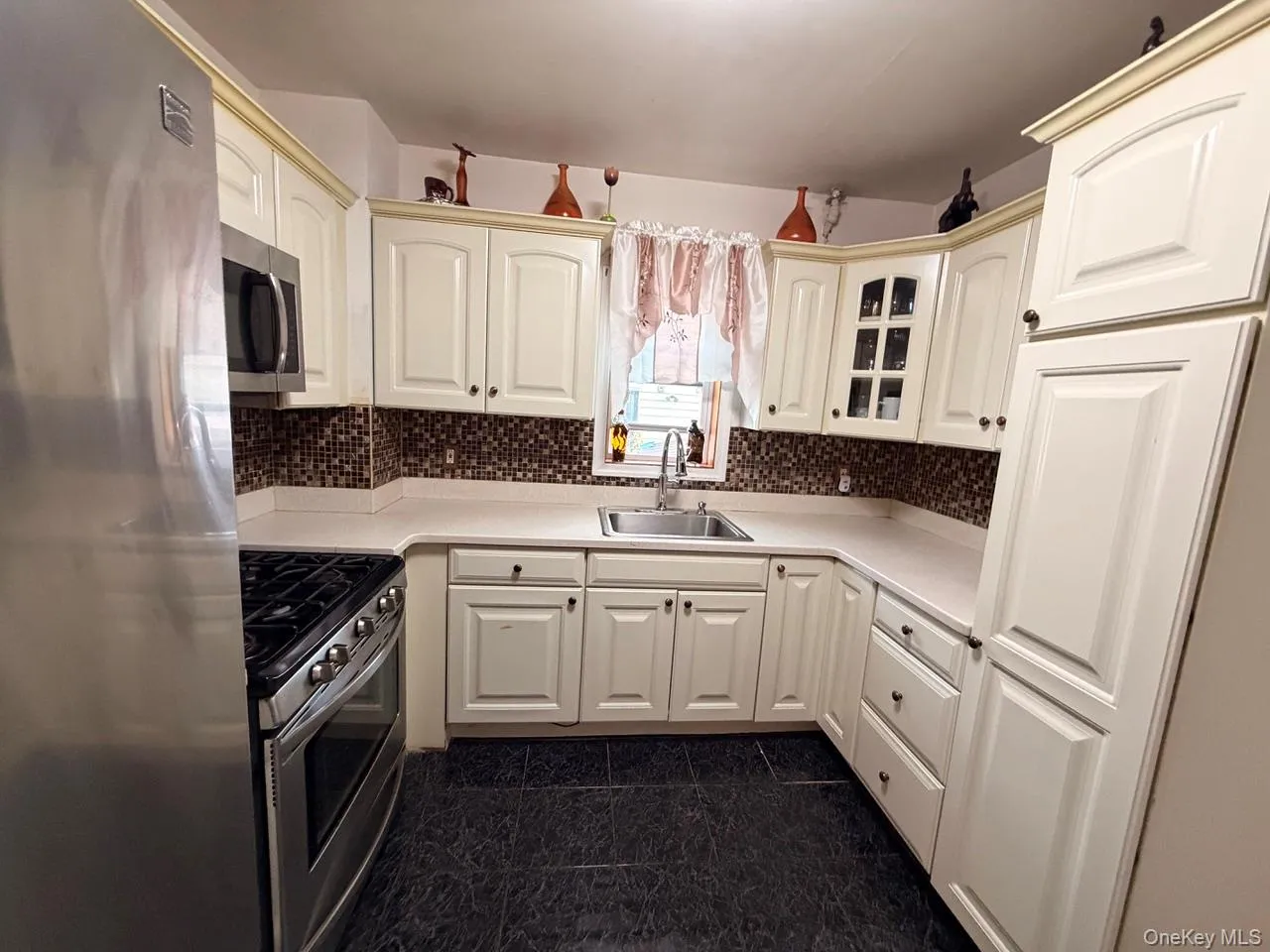 13744 218th Street, New York, NY, 3 Bedrooms Bedrooms, 9 Rooms Rooms,2 BathroomsBathrooms,Residential,For Rent,218th,0,1021750 13744 218th Street, New York, NY, 3 Bedrooms Bedrooms, 9 Rooms Rooms,2 BathroomsBathrooms,Residential,For Rent,218th,0,1021750