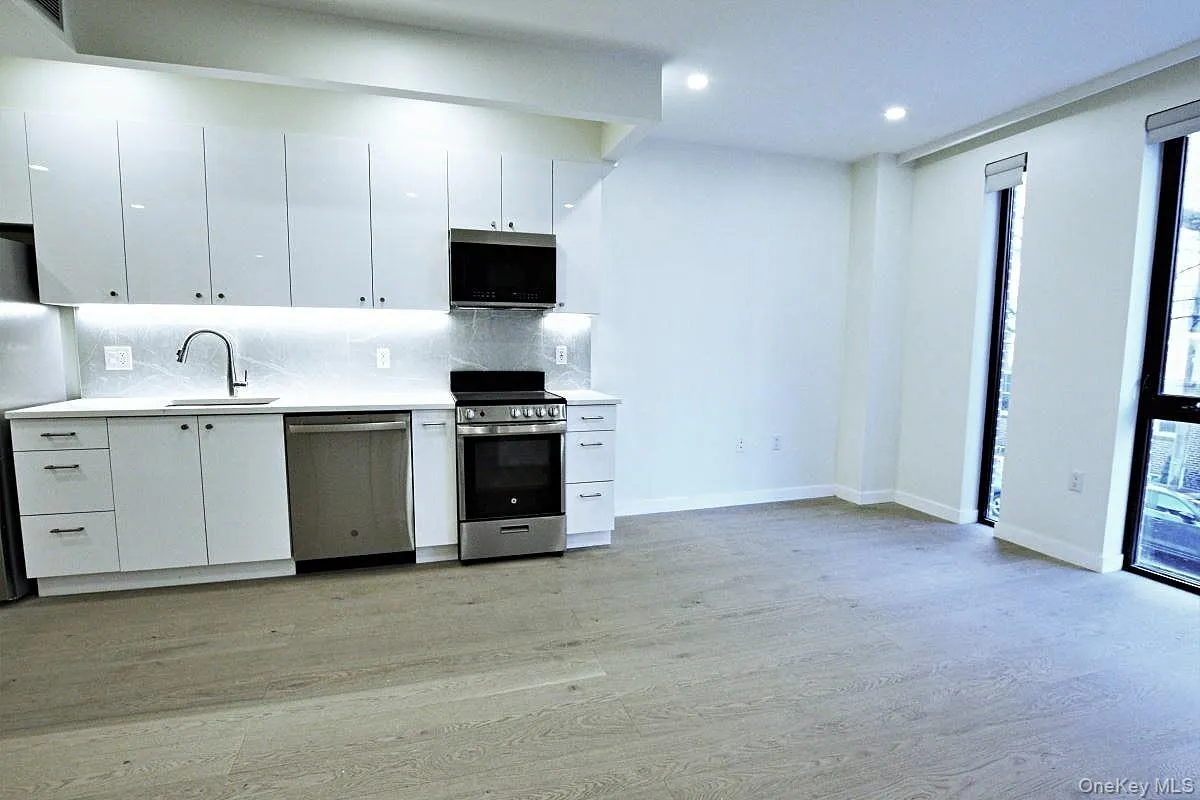 41-26 44th Street, New York, NY, 1 Bedroom Bedrooms, 3 Rooms Rooms,1 BathroomBathrooms,Residential Lease,For Rent,44th,0,1021752 41-26 44th Street, New York, NY, 1 Bedroom Bedrooms, 3 Rooms Rooms,1 BathroomBathrooms,Residential Lease,For Rent,44th,0,1021752