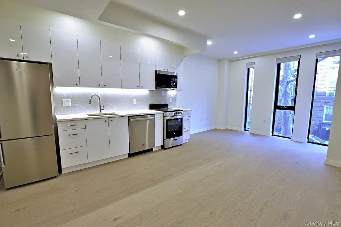 41-26 44th Street, New York, NY, 1 Bedroom Bedrooms, 3 Rooms Rooms,1 BathroomBathrooms,Residential Lease,For Rent,44th,0,1021752 41-26 44th Street, New York, NY, 1 Bedroom Bedrooms, 3 Rooms Rooms,1 BathroomBathrooms,Residential Lease,For Rent,44th,0,1021752